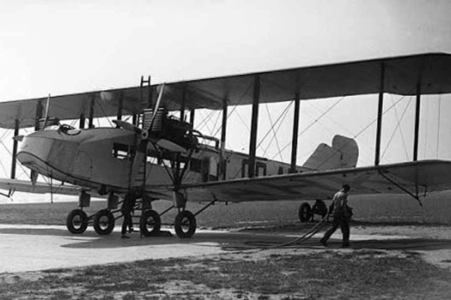 O Handley Page Type W foi o primeiro avião com serviço de bordo para os passageiros (Domínio Público)