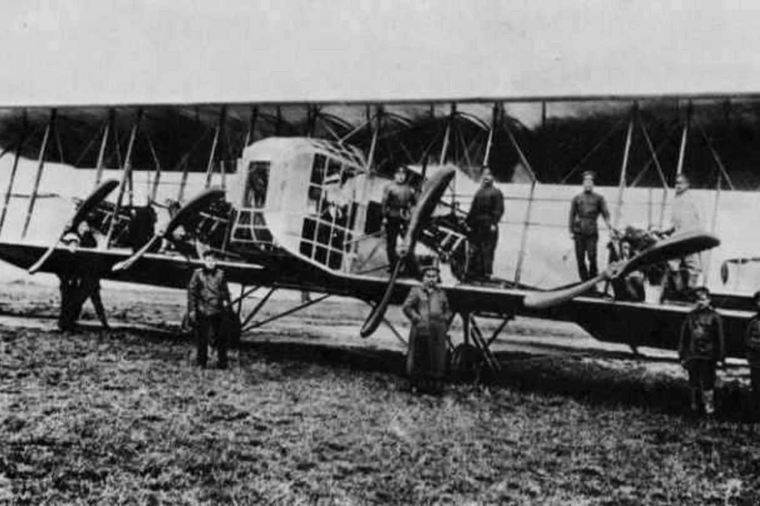 O Sikorsky Ilya Muromets podia transportar 800 kg de bombas, ou de passageiros... (Domínio Público)