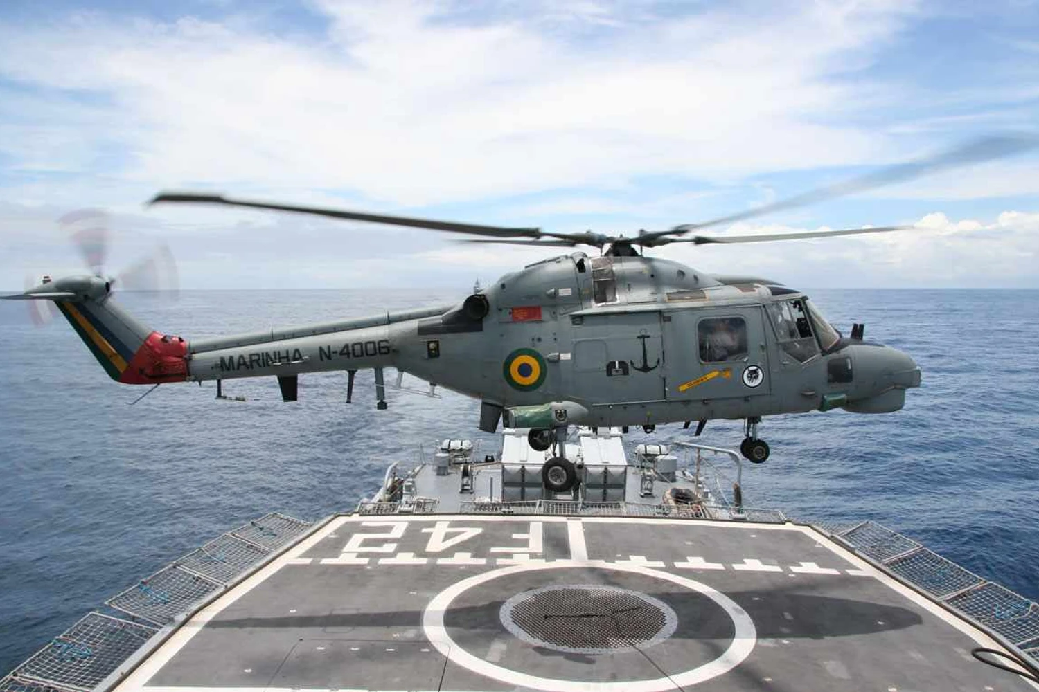 Westland Super Lynx foi projetado para opera a partir de embarcações (MB)