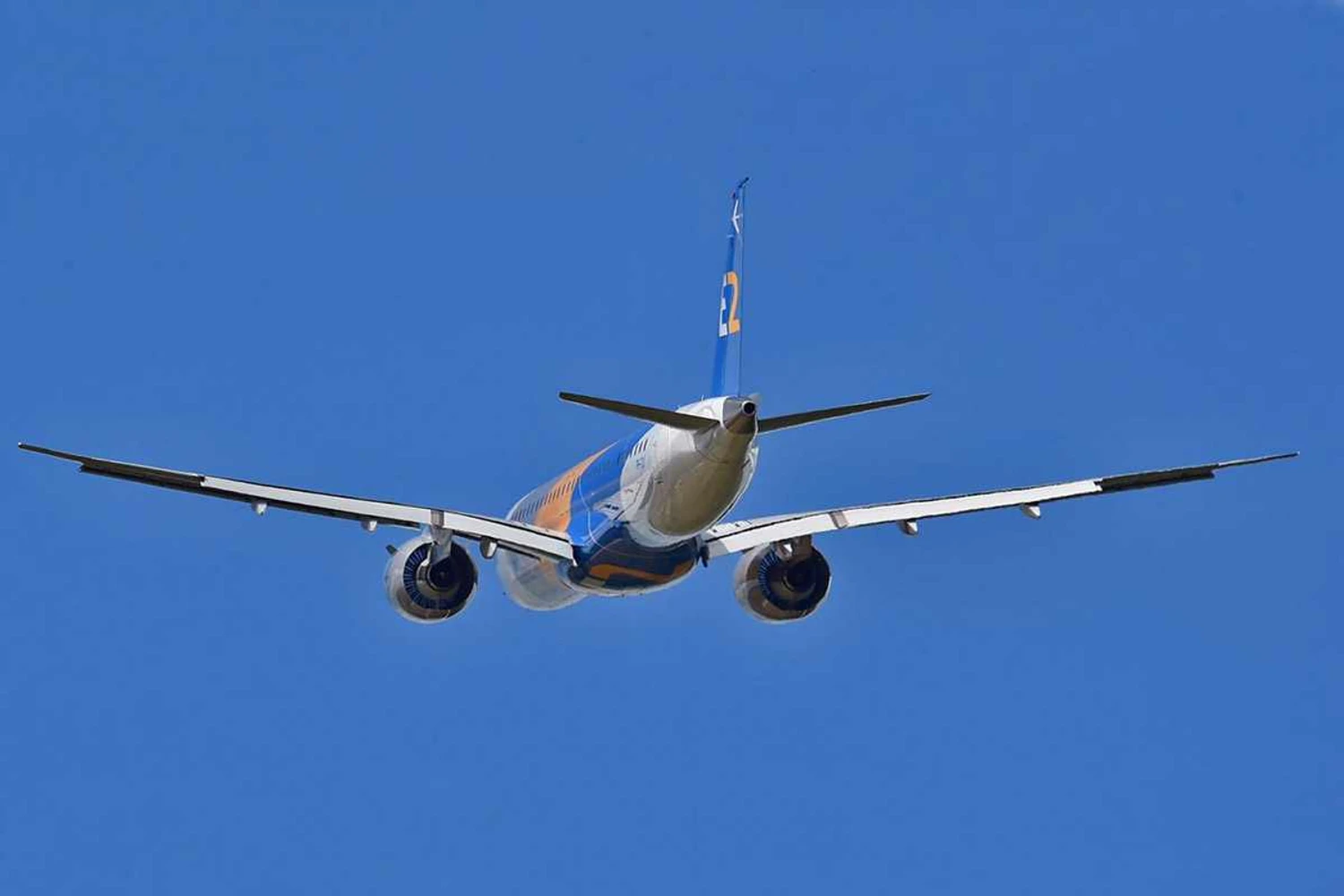 Embraer E195-E2 decola pela primeira vez