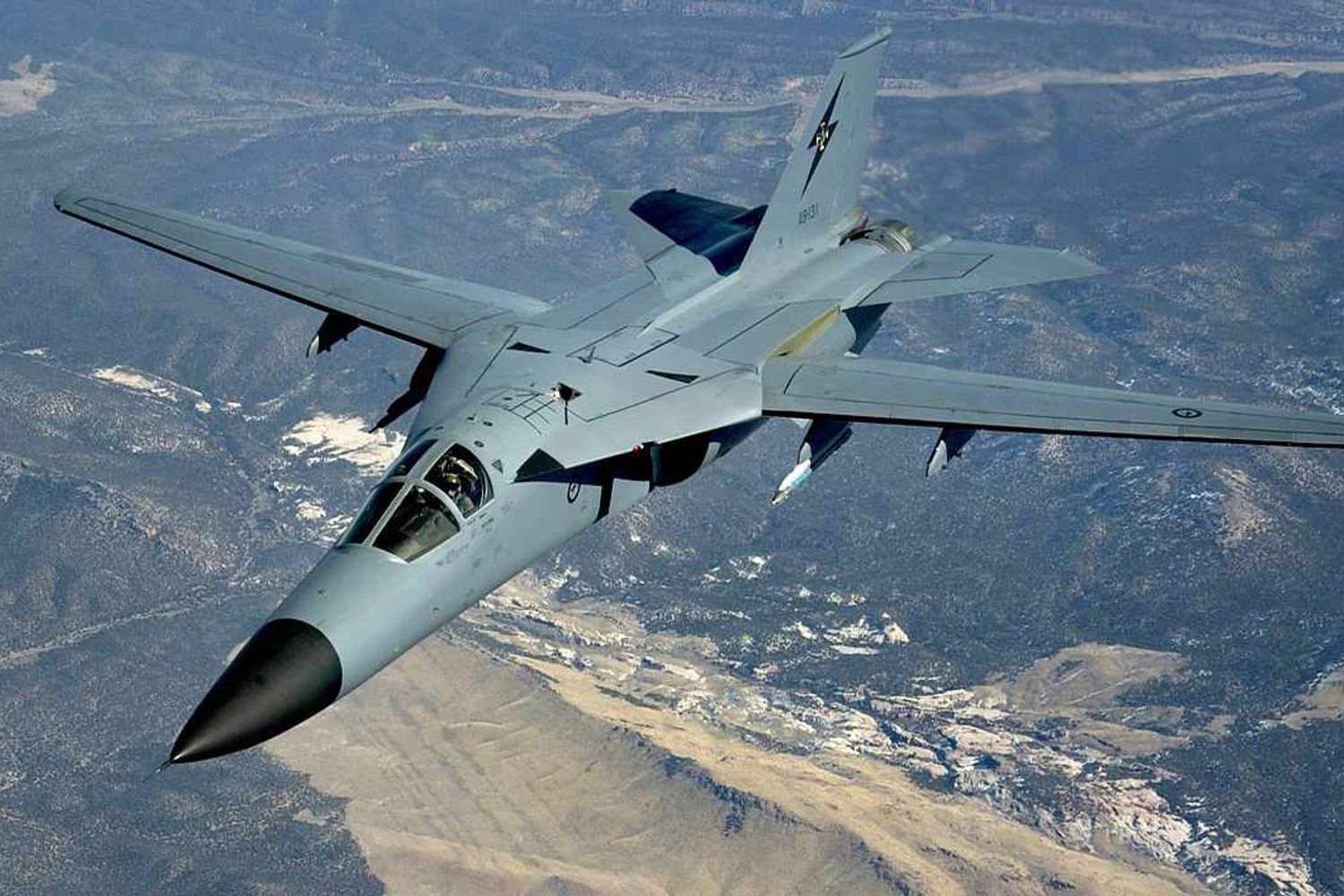 Hoje já aposentados na Austrália e EUA, o F-111 podia voar a mais de 2.600 km/h; até hoje é um dos aviões mais rápidos da história (RAAF)