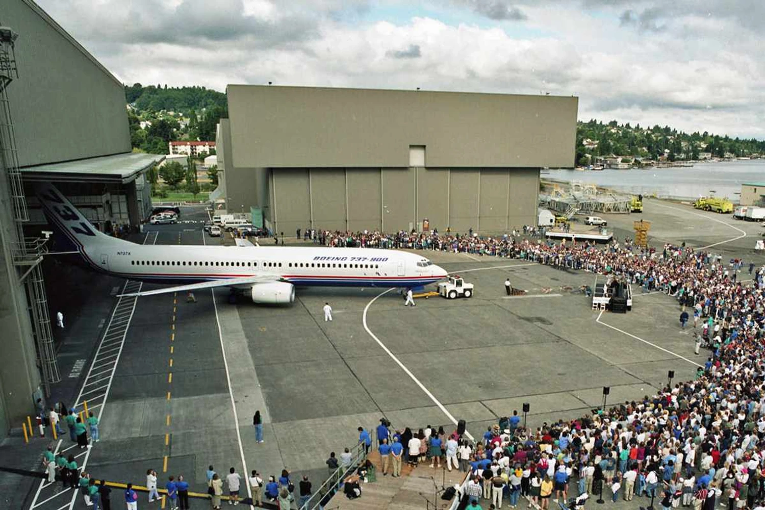 A apresentação do 737-900, maior versão já construída (Boeing)