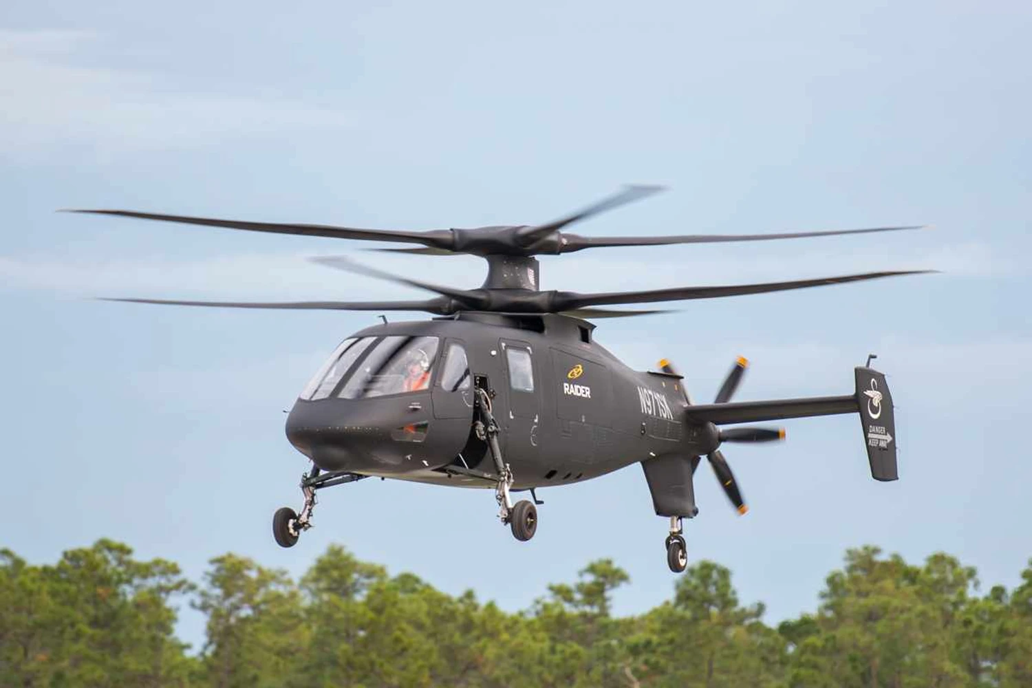 Helicóptero militar futurista é testado nos EUA