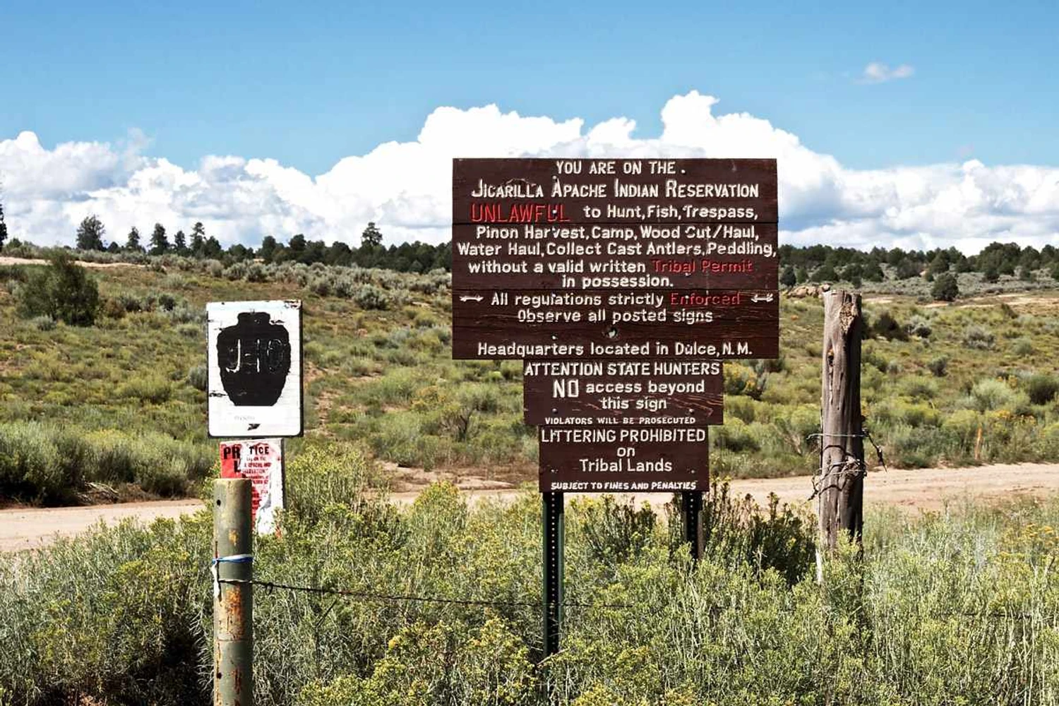 Território Apache próximo a Dulce: suposta base subterrânea e histórias sobre mutilação de gado (Christopher Nicol)