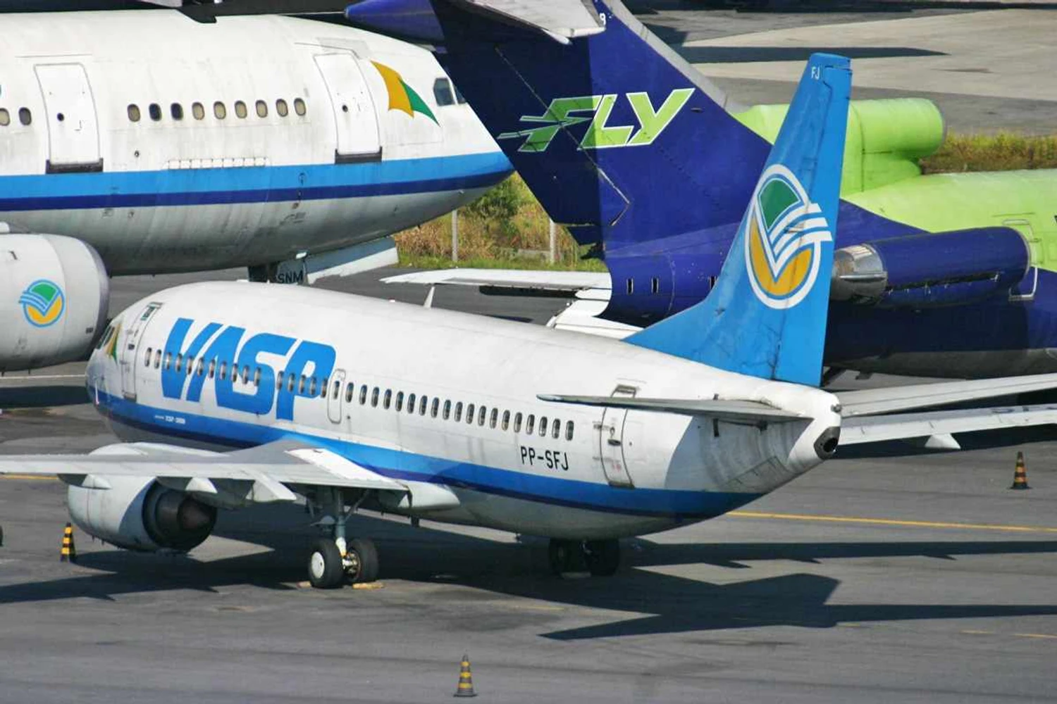 Vários 737 da Vasp viraram sucatas após a falência da empresa (Aeroprints)
