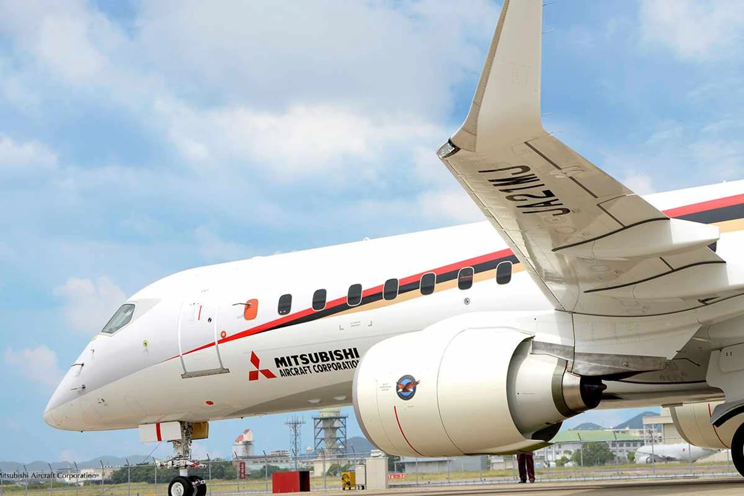 Mitsubishi inicia montagem final do MRJ70