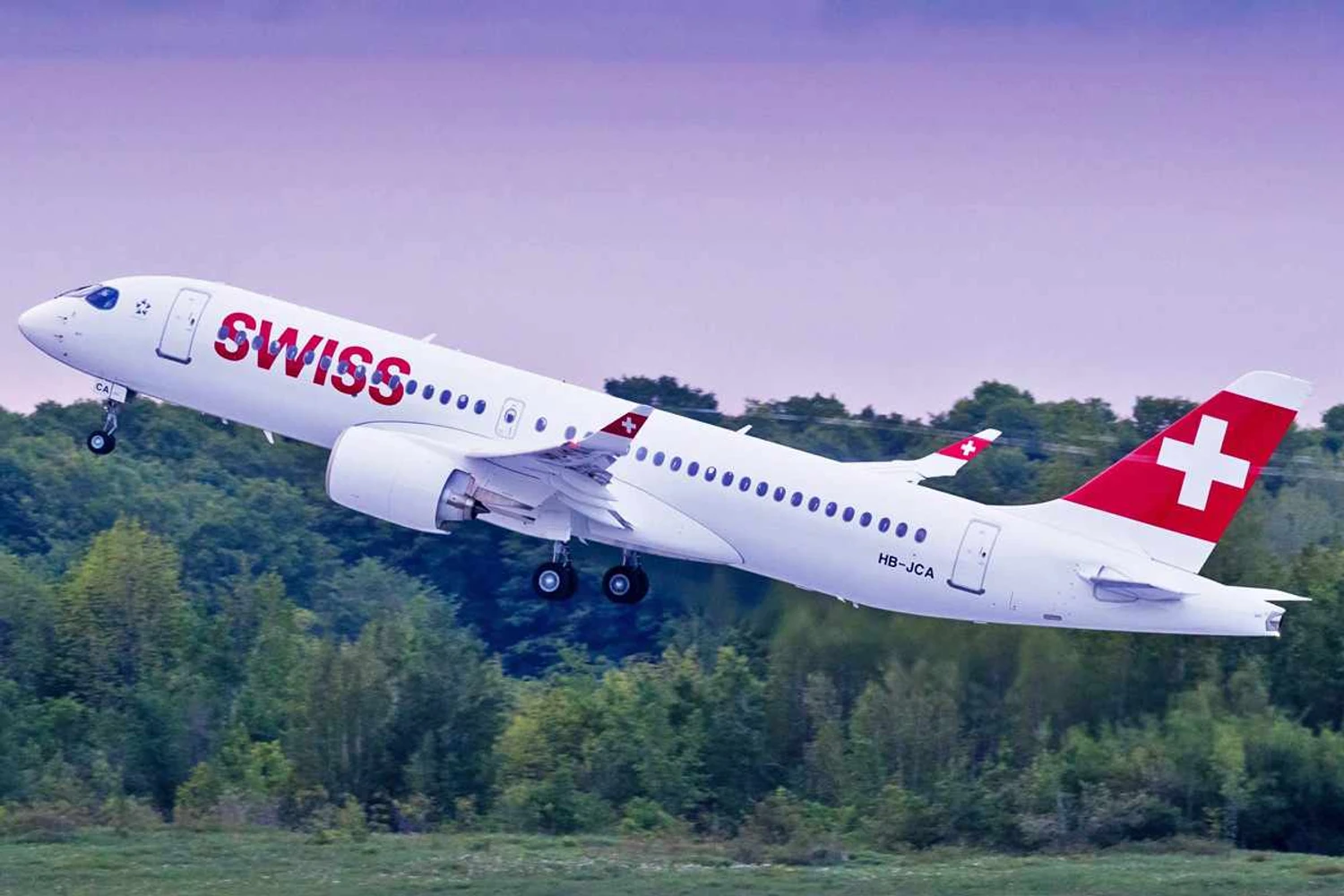 Swiss recebe primeiro jato CS300 da Bombardier