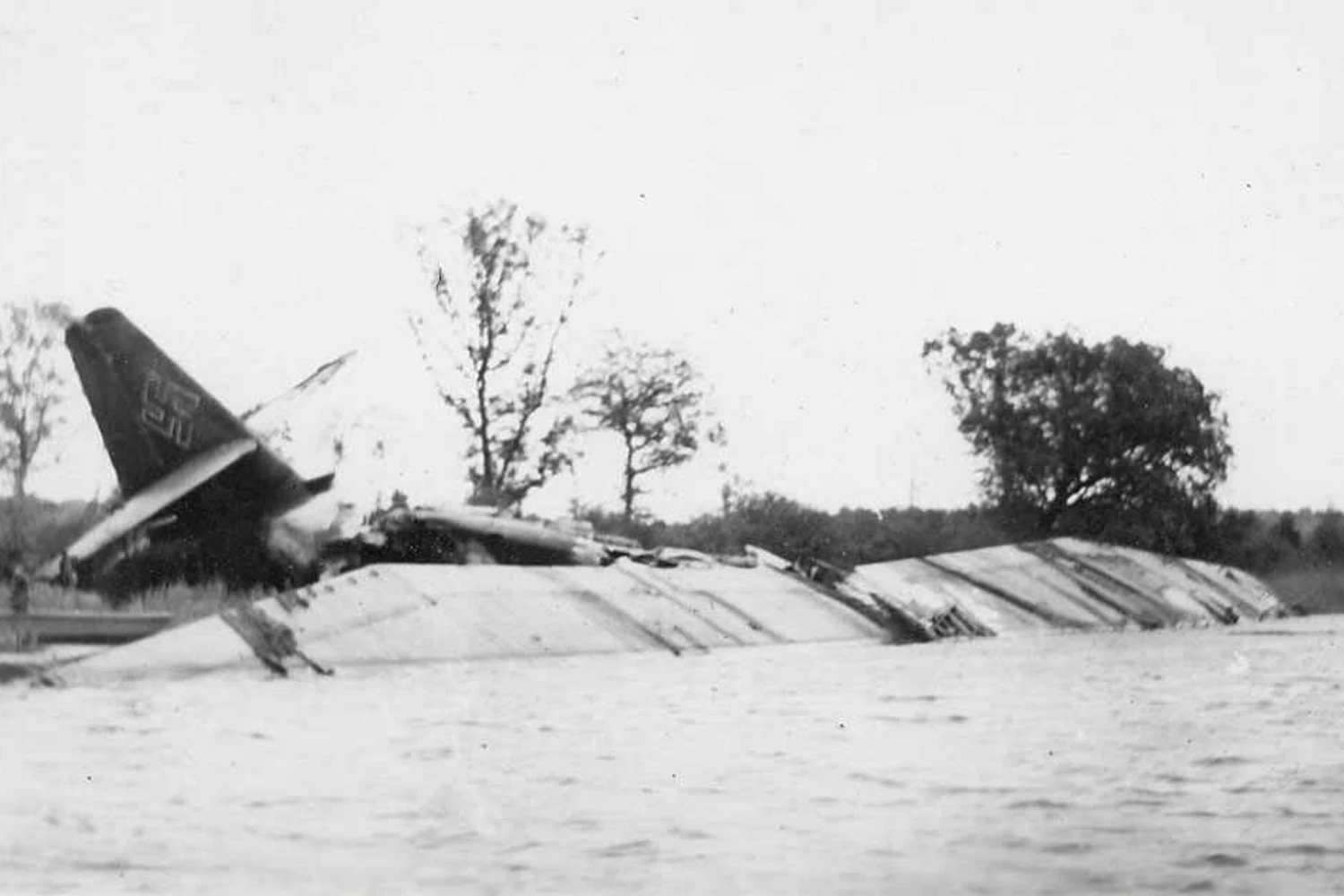 O BV 238 foi atacado e destruído por aviões britânicos no lago Schaalsee, na região de Hamburgo