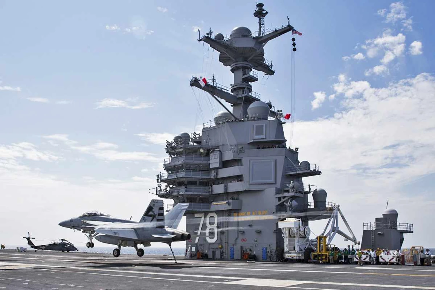 Navio militar mais caro da história, o USS Gerald R. Ford deve custar cerca de R$ 40 bilhões