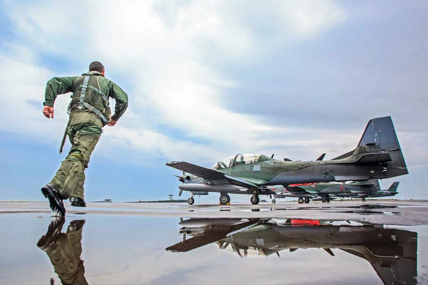 Veja como são os bastidores de uma interceptação aérea