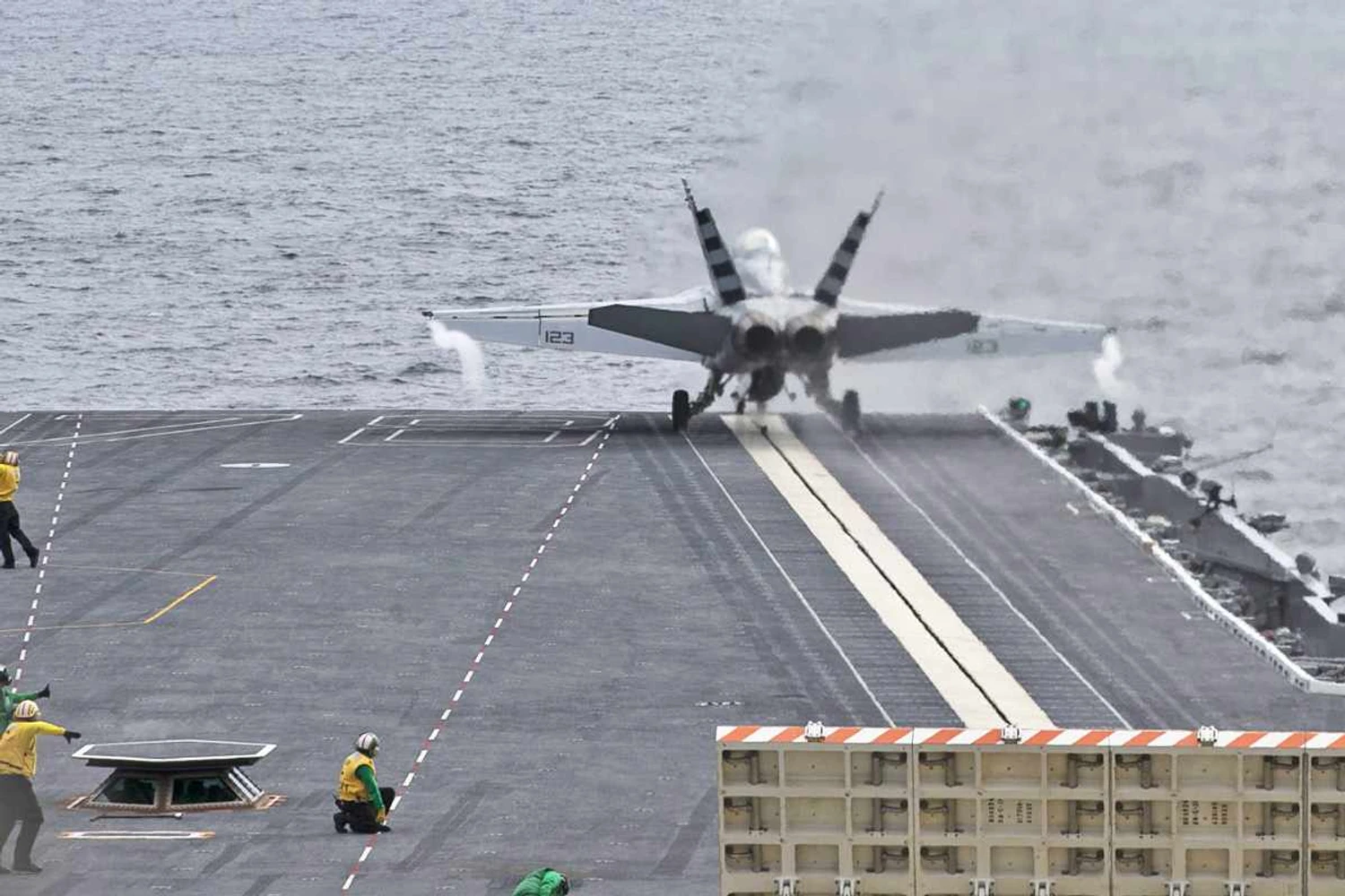 O Superhornet decola pela primeira vez do Gerald R. Ford (US Navy)