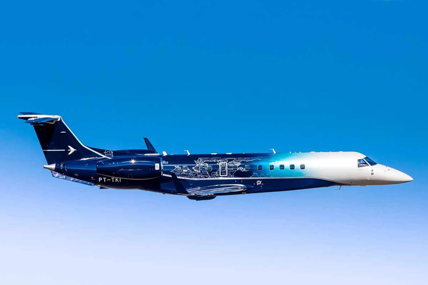 Embraer apresenta Legacy 650E com pintura especial na Labace