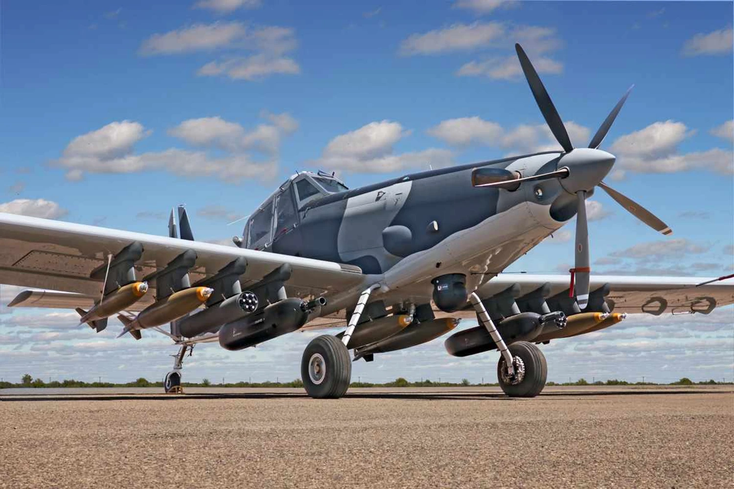 L-3 AT-802L Longsword, derivado de um avião agrícola (Divulgação)
