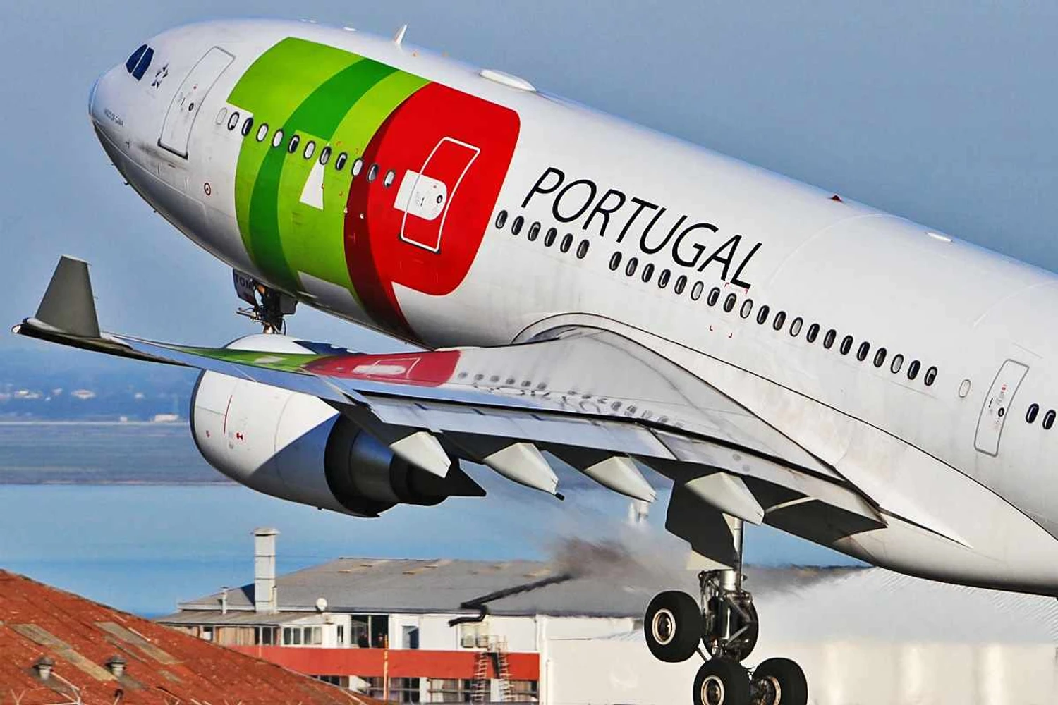 TAP inicia recrutamento de pilotos no Brasil