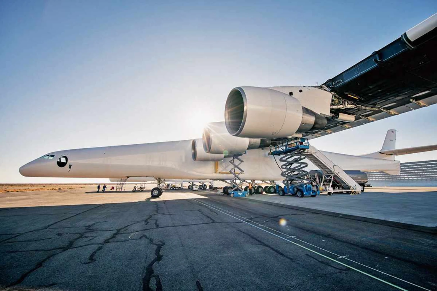 Futuro maior avião do mundo, Stratolaunch realiza primeiro teste com motores
