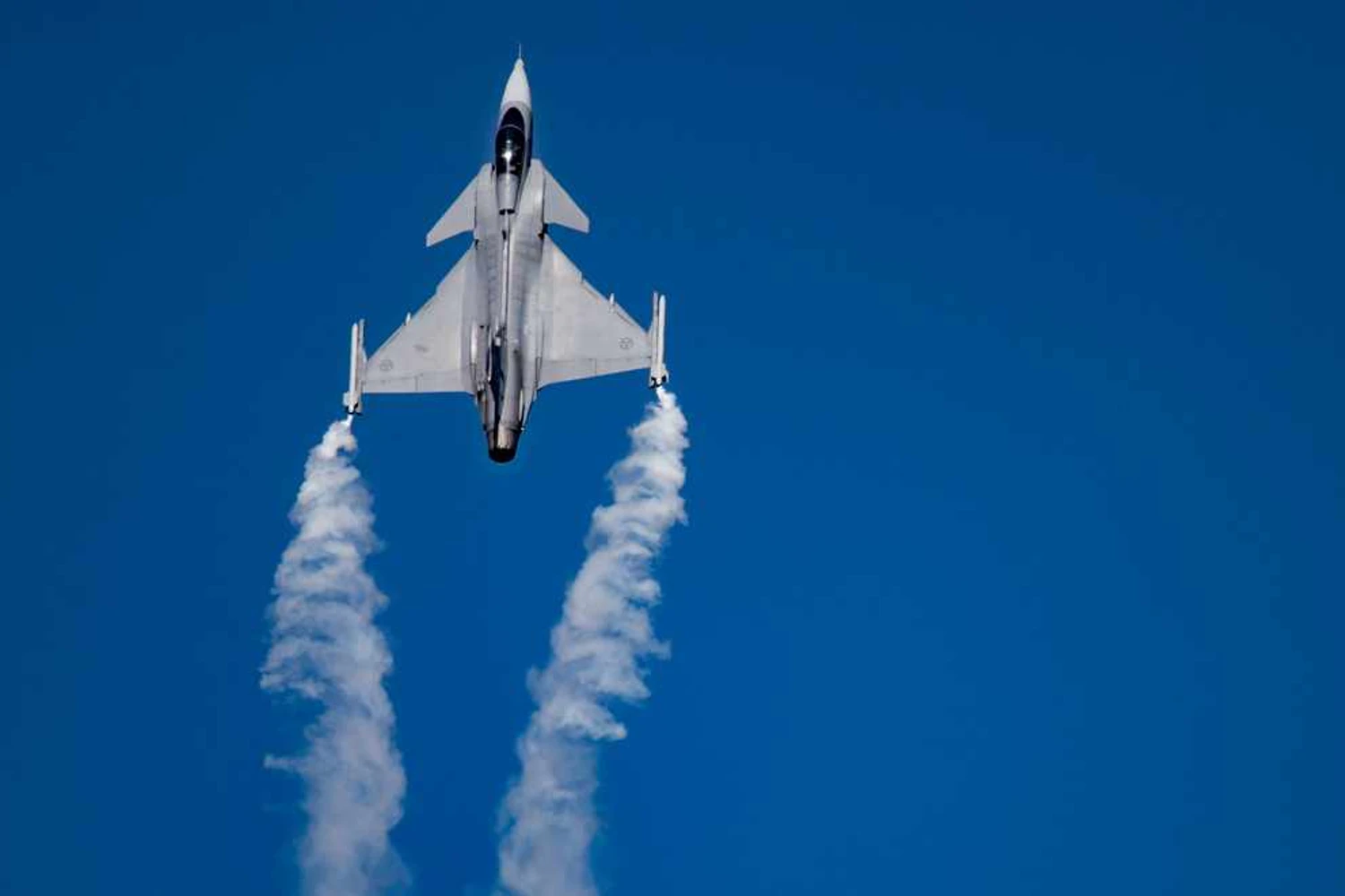 A Saab mostrou recentemente as habilidades do Gripen do festival Aeroindia (SAAB)