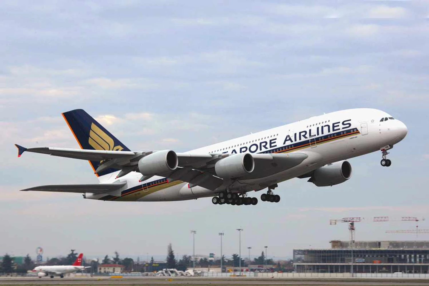 Com futuro incerto, A380 completa 10 anos na aviação comercial