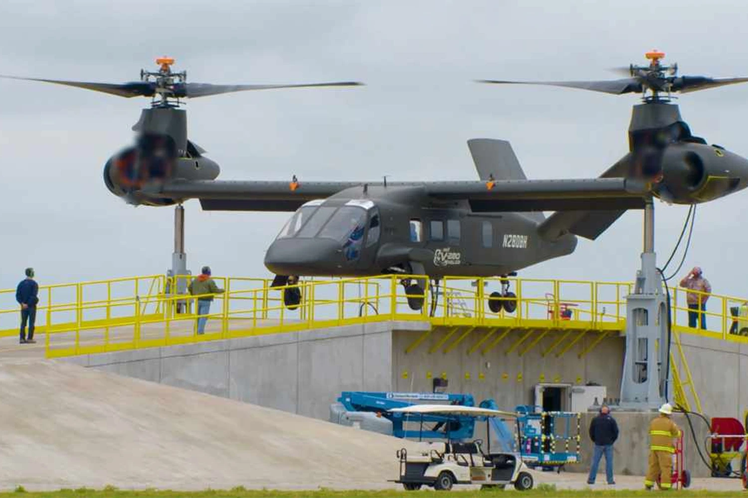 Cada motor do V-280 gera cerca de 5.000 HP; na fase de voo os rotores mudam de posição (Bell Helicopter)