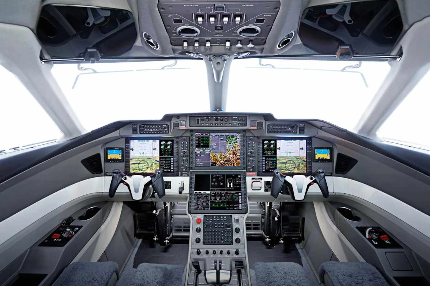 O PC-24 é certificado para ser operador por um ou dois pilotos (Pilatus Aircraft)