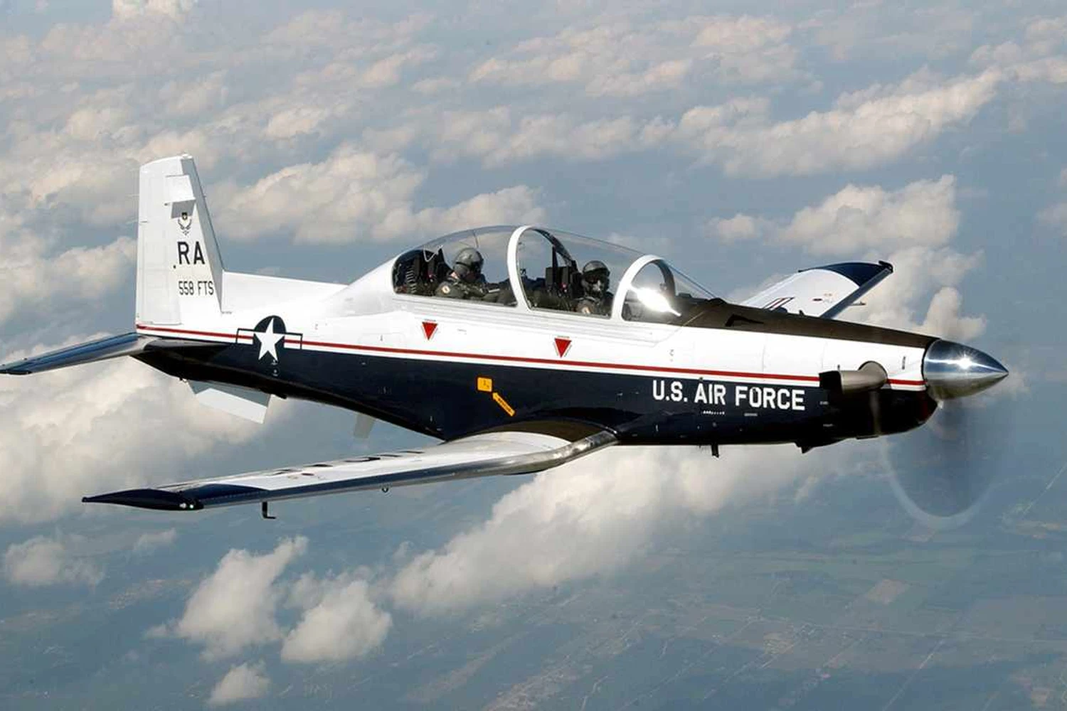 "Tucano dos EUA": o Beechcraft T-6 Texan II é o avião de treinamento básico da USAF (Divulgação)