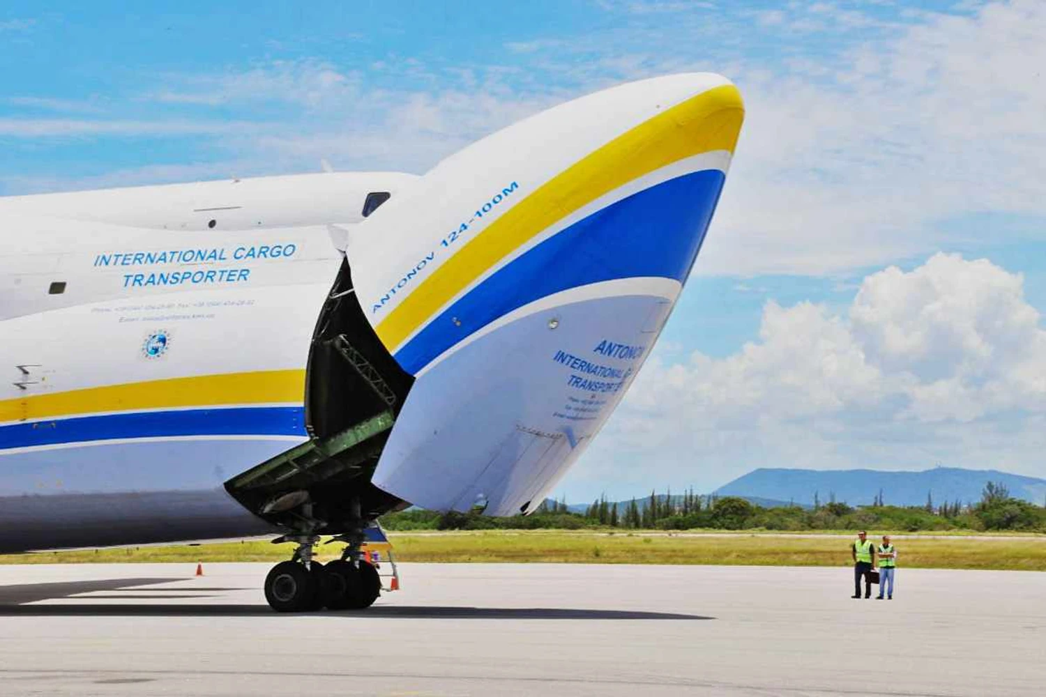 Antonov An-124 em Cabo Frio (Aeroporto de Cabo Frio)
