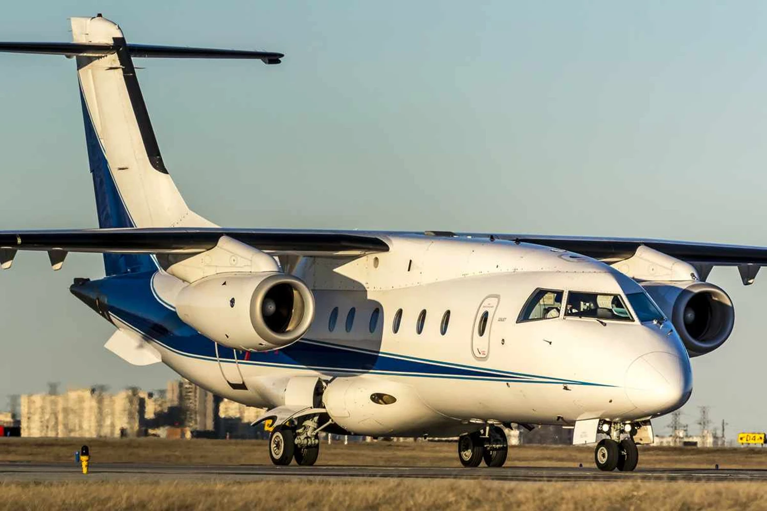 O Do328, da Dornier, nasceu turbo-hélice mas foi adaptado para ser jato. Nem assim atraiu interessados (Martin-Kulcsar)