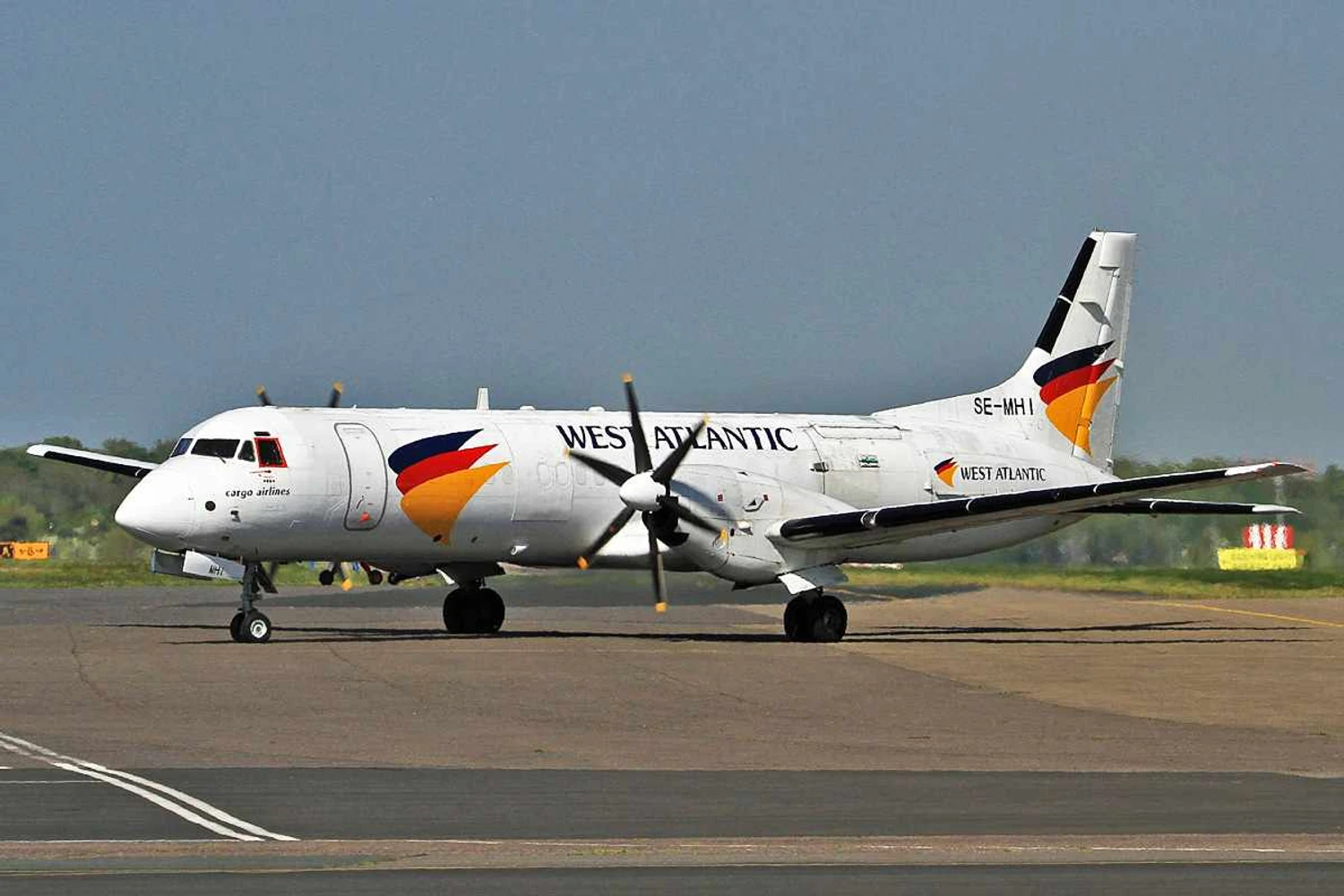 O turbo-hélice ATP, derivado do Avro 748, quis ser um alternativa regional na década de 80,
mas poucos restaram como esse cargueiro (Rob-Hodgkins)