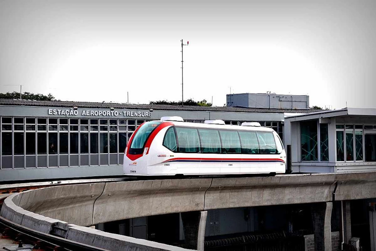 Aeromóvel de Porto Alegre: ligação de aeroportos com linhas ferroviárias é raridade no Brasil