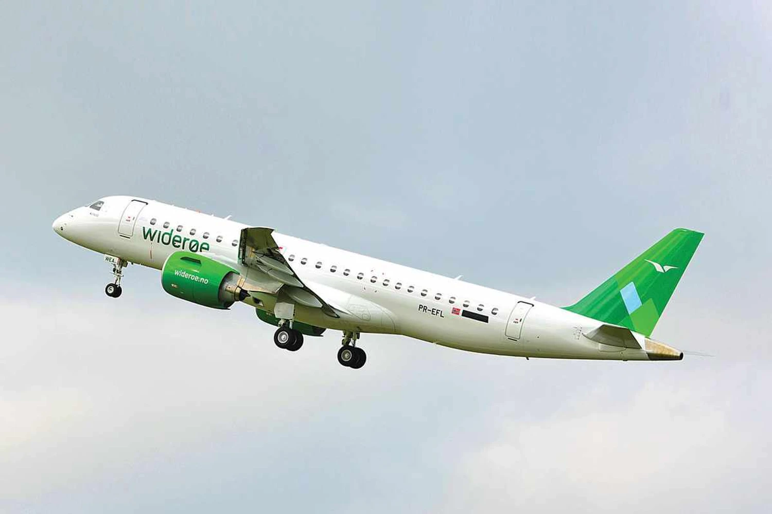 A Widerøe, da Noruega, foi a primeira cliente do E2, em abril de 2018 (Embraer)