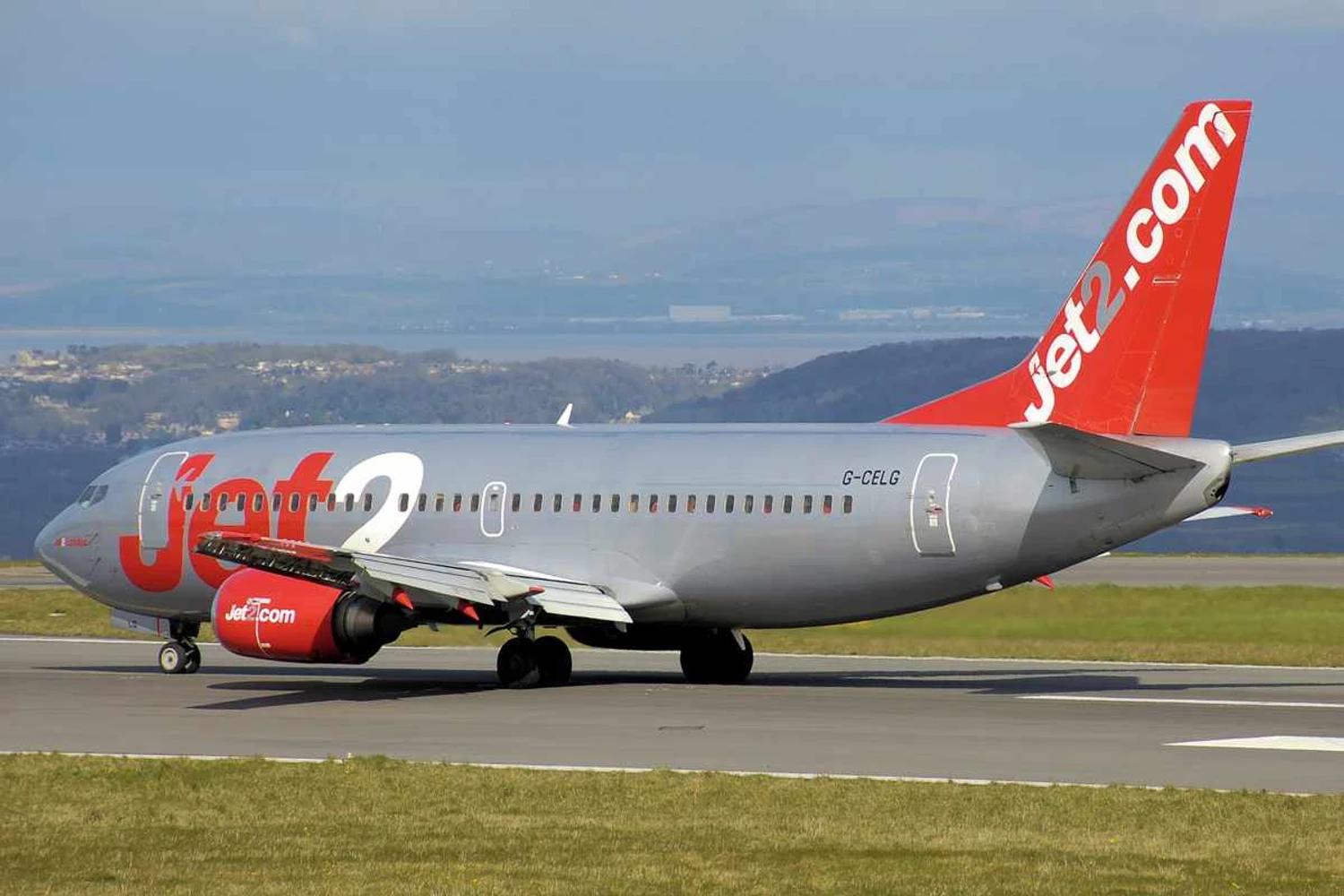 Boeing 737-300 da Jet2 (Adrian-Pingstone/Wikimedia)