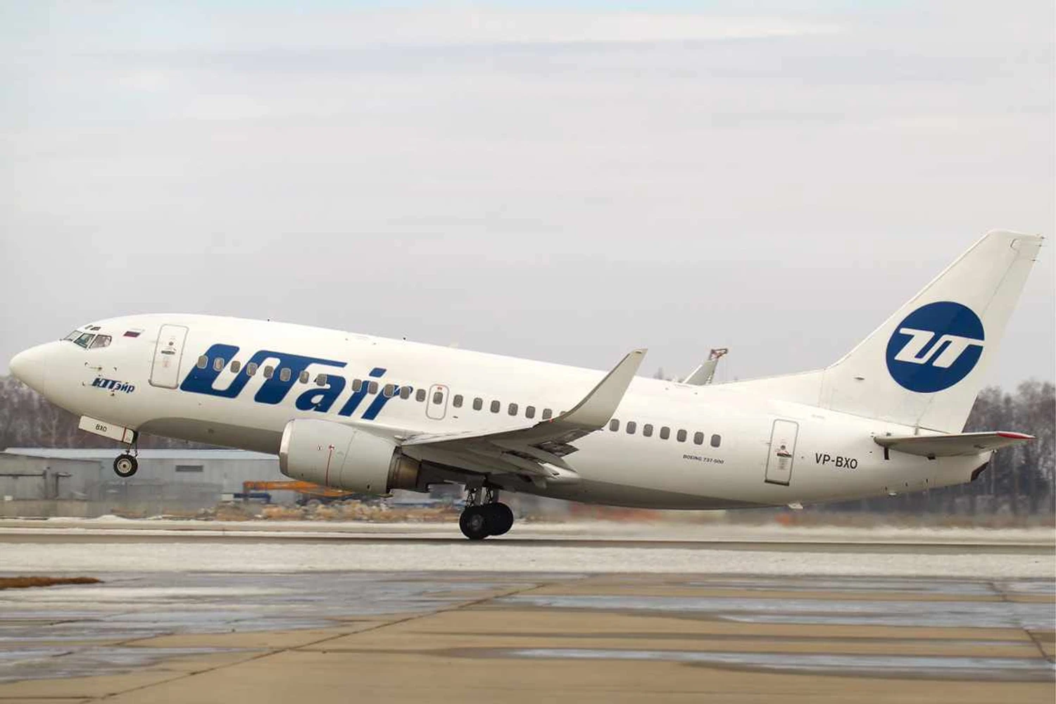 Boeing 737-500 da UTAir (Dmitry-Karpezo/Wikimedia)