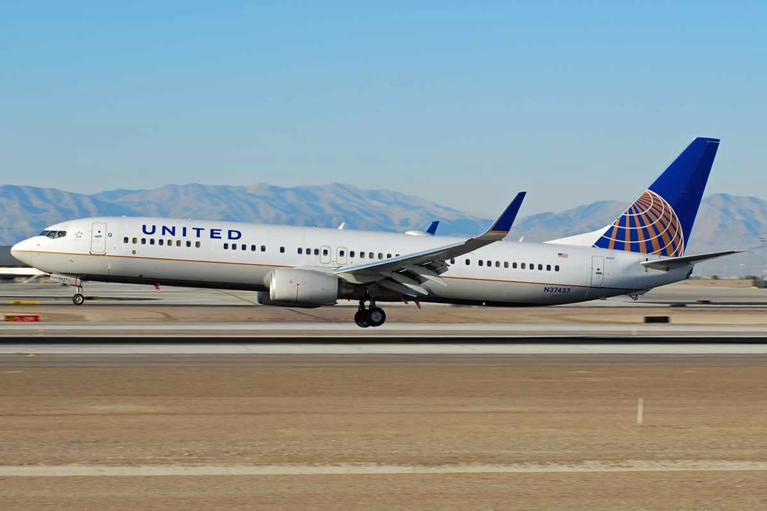 Boeing 737-900 da United Airlines (Eddie-Maloney/Wikimedia)