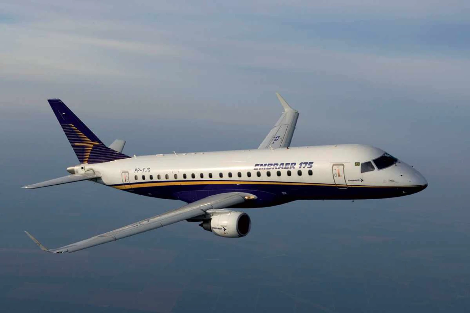 O jato comercial E175 foi o avião mais entregue pela Embraer no período, com 11 unidades despachadas (Embraer)