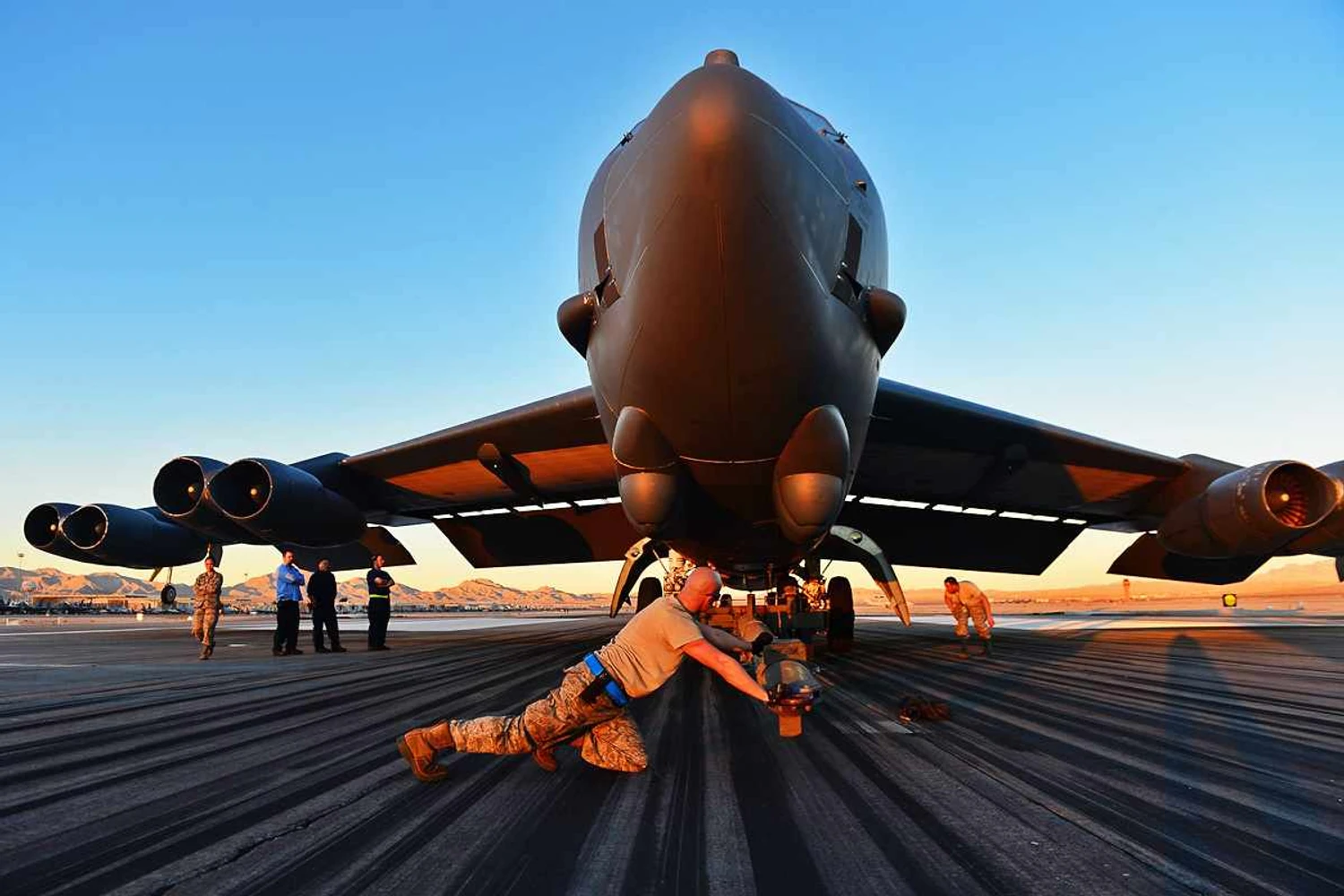 Radar é um dos itens que serão modernizados no B-52 (USAF)