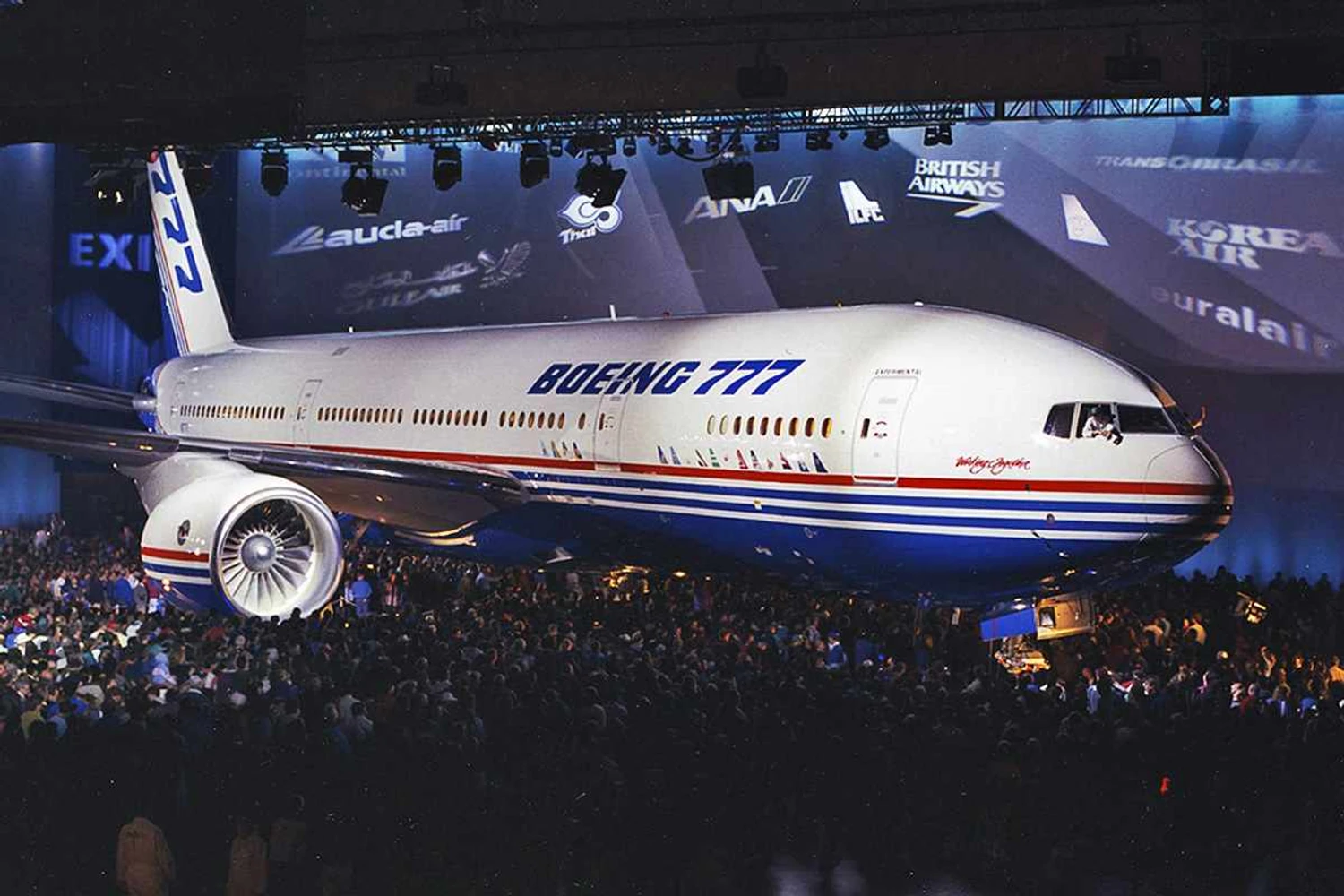 O Boeing 777 em sua apresentação em 1994 (Boeing)