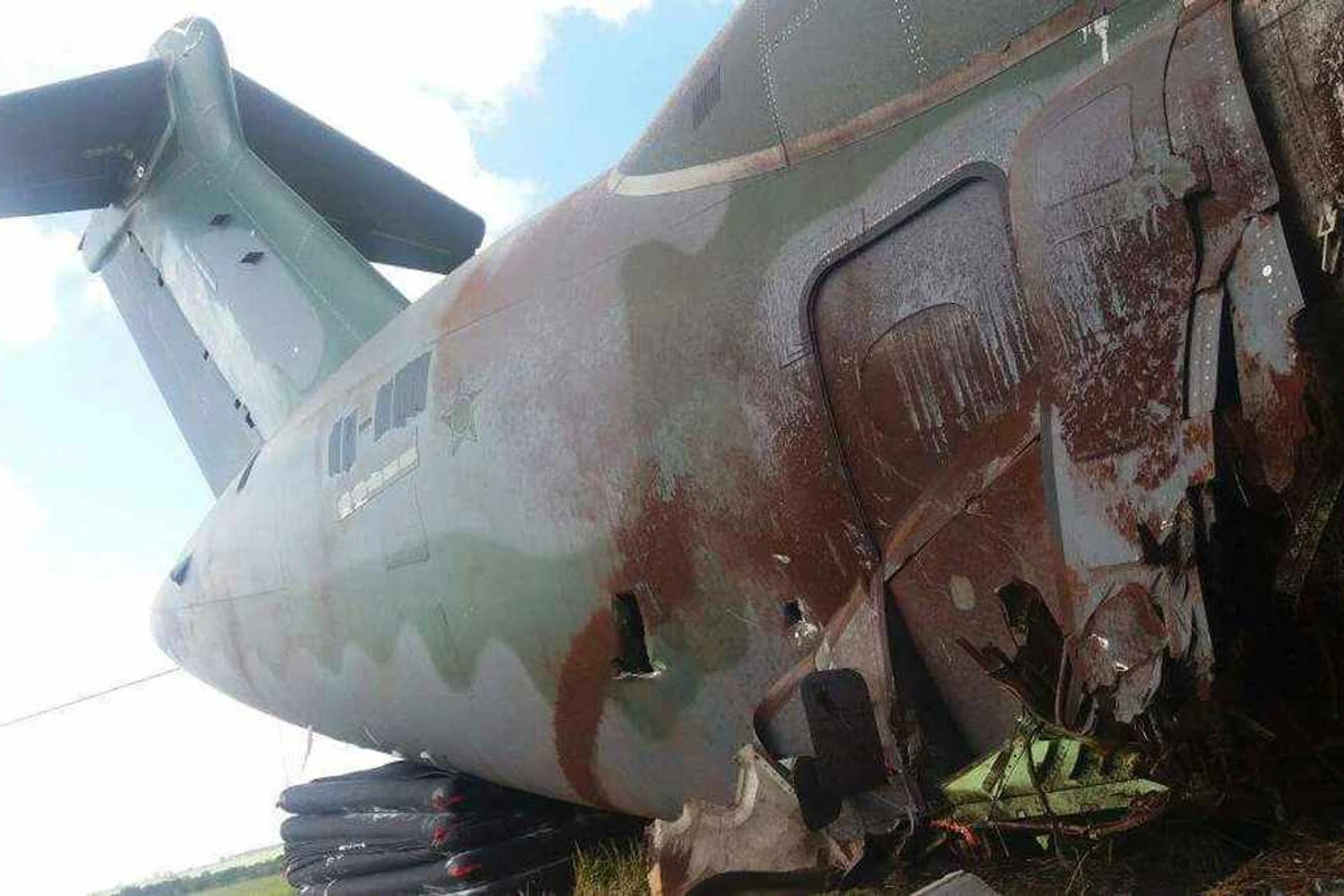 O protótipo 001 do KC-390 saiu da pista em Gavião Peixoto enquanto realizava testes em solo (Poder Aéreo)