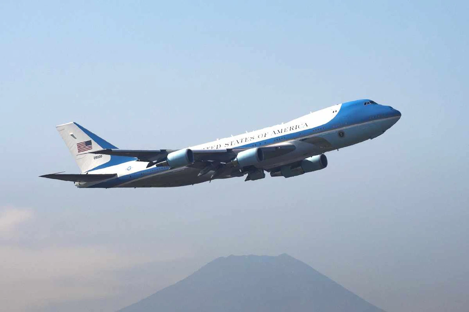 Problemas em fábrica da Boeing empacam produção do novo Air Force One