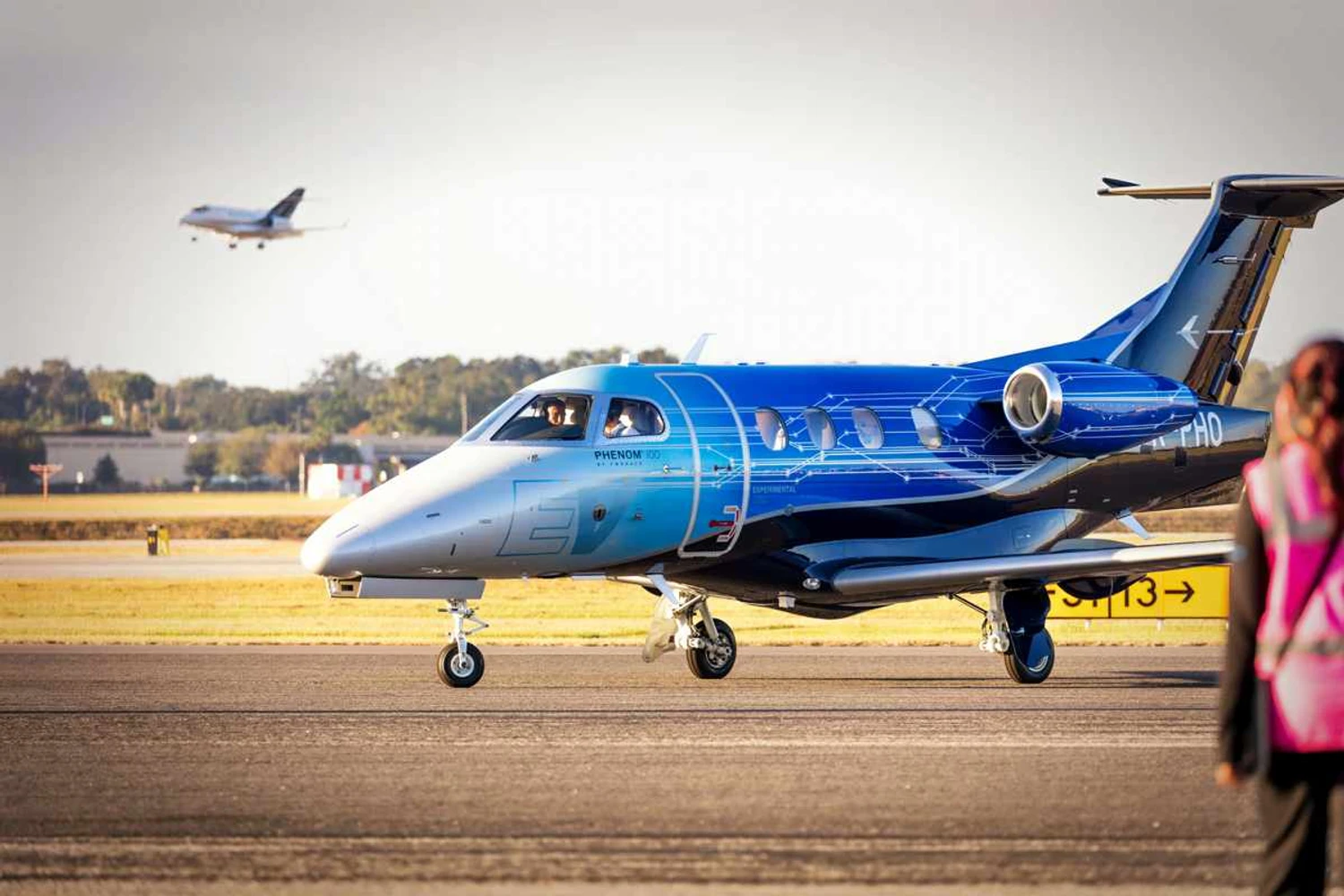 Embraer pousa com três novidades na Labace 2018