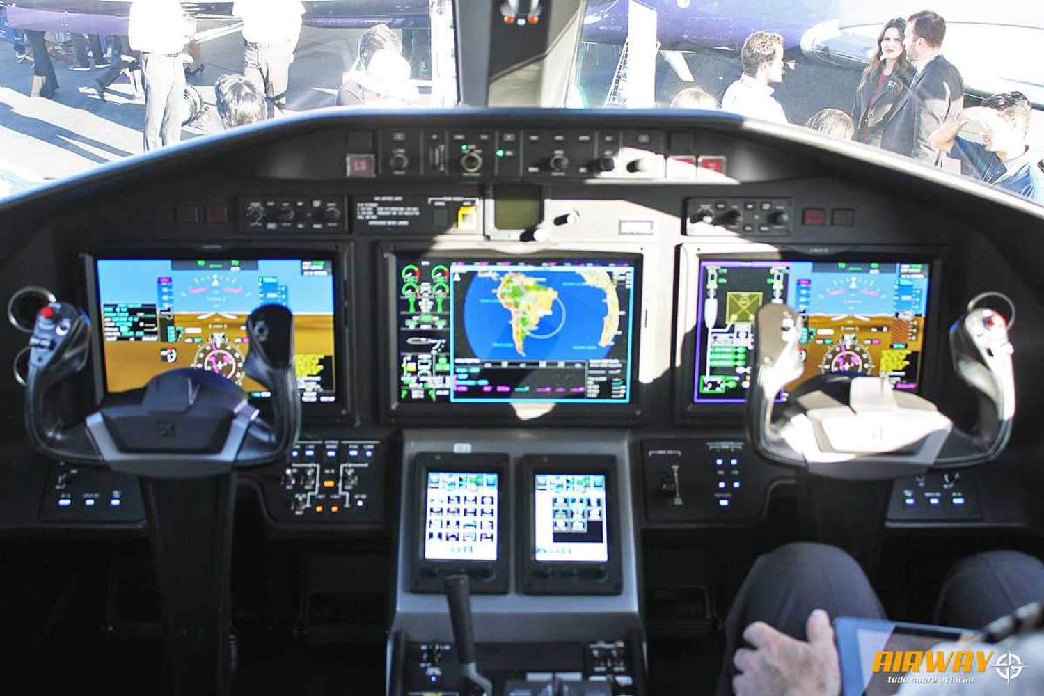 Painel de instrumentos do Cessna Longitude