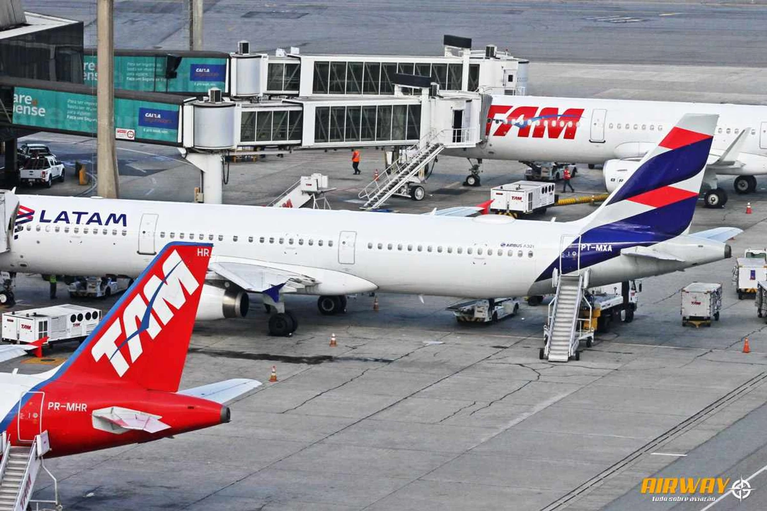 LATAM finalmente estreia internet a bordo de seus aviões