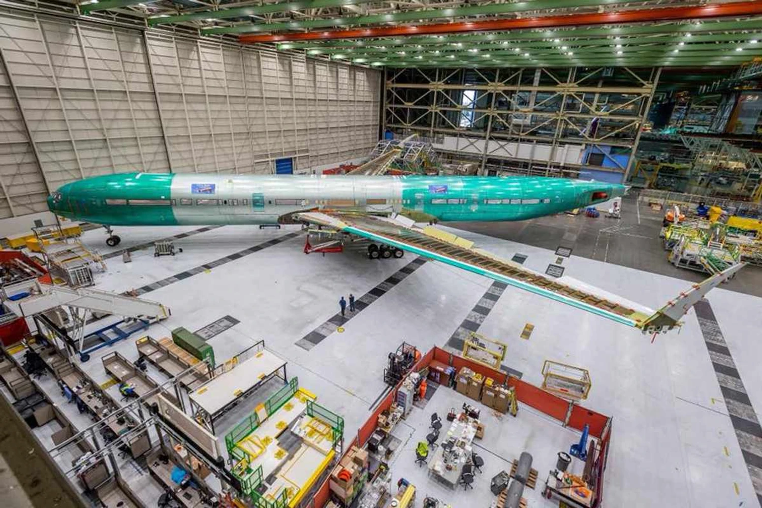 Boeing 777X na linha de montagem de Everett (Boeing)
