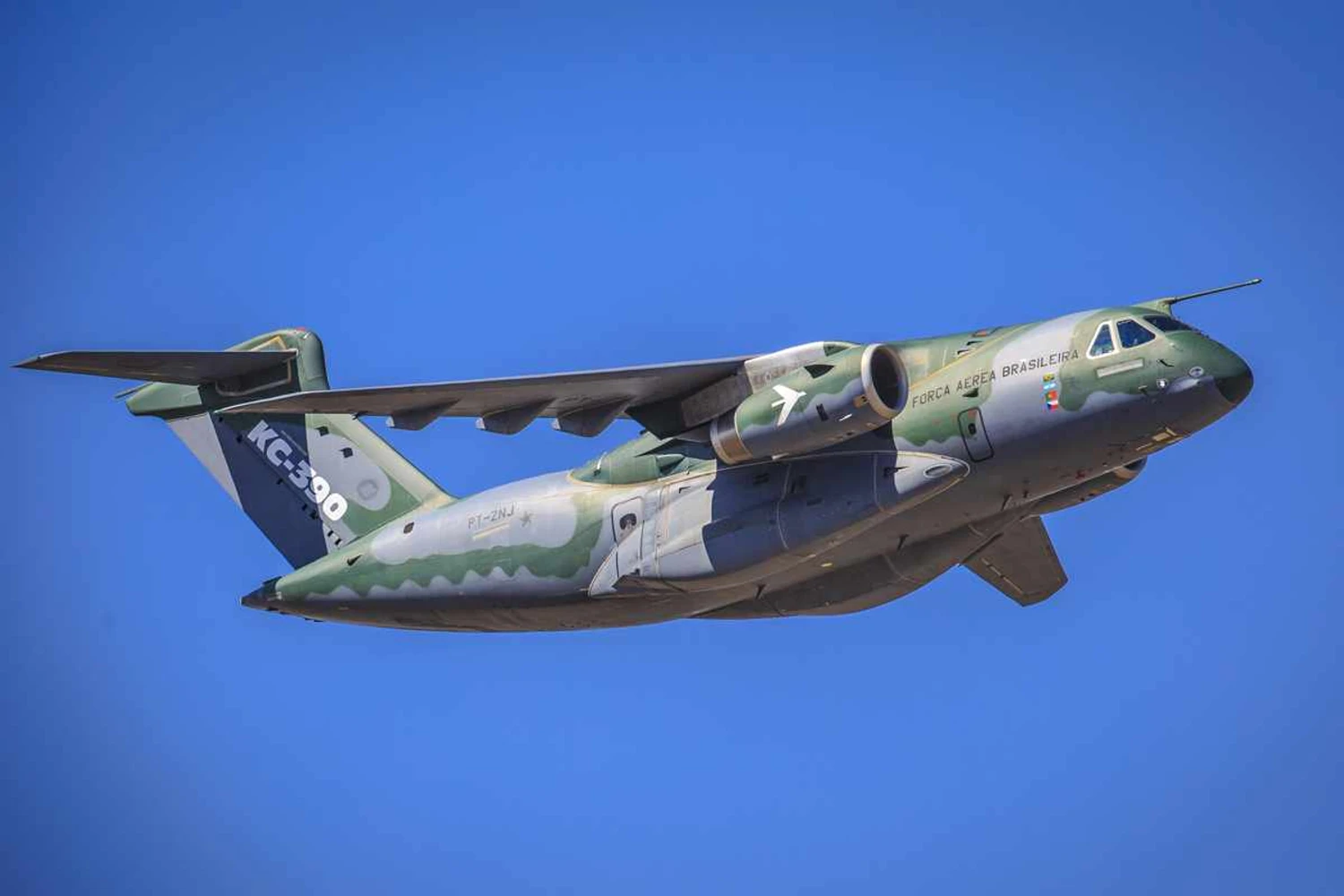 KC-390 da FAB parte para sua primeira missão internacional rumo ao Líbano