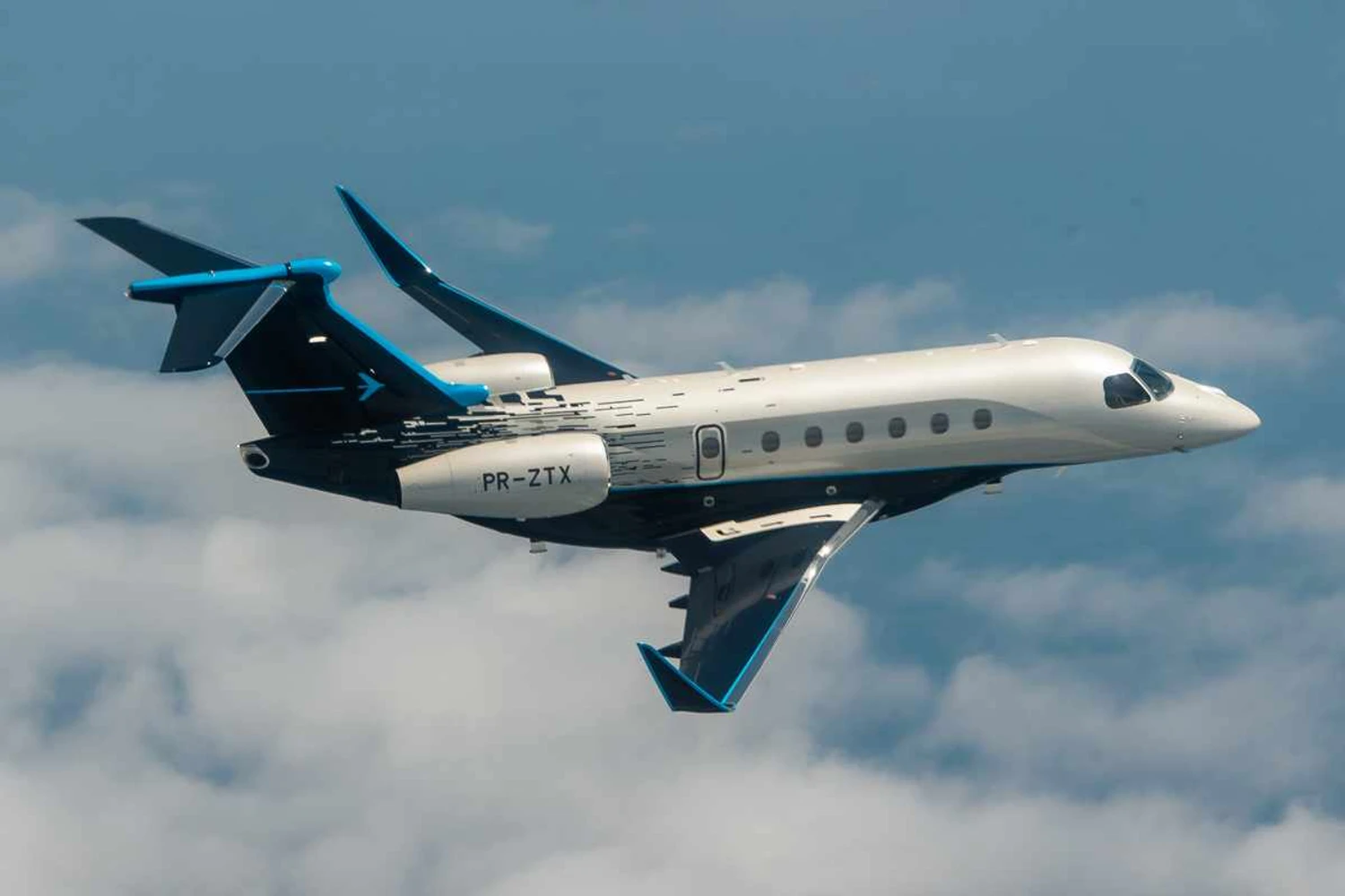 Novo jato executivo da Embraer, Praetor 600 completa voo histórico em sua categoria