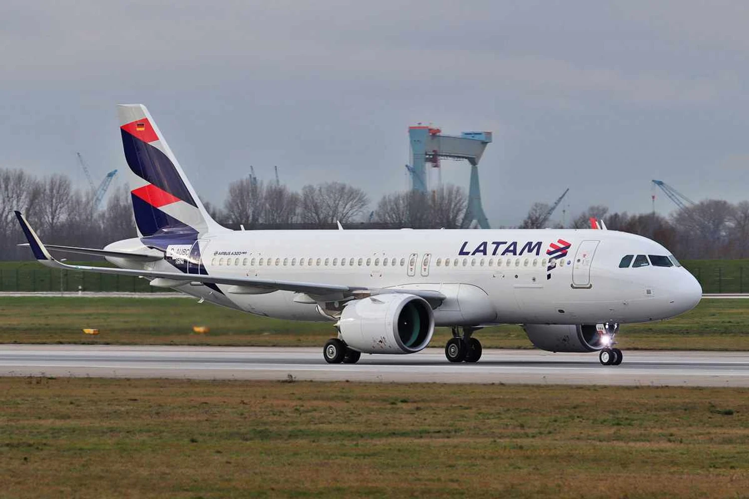 Renovação de frota:  LATAM vai receber 100 jatos da família A320neo até o final desta década (Tobias Gudat)