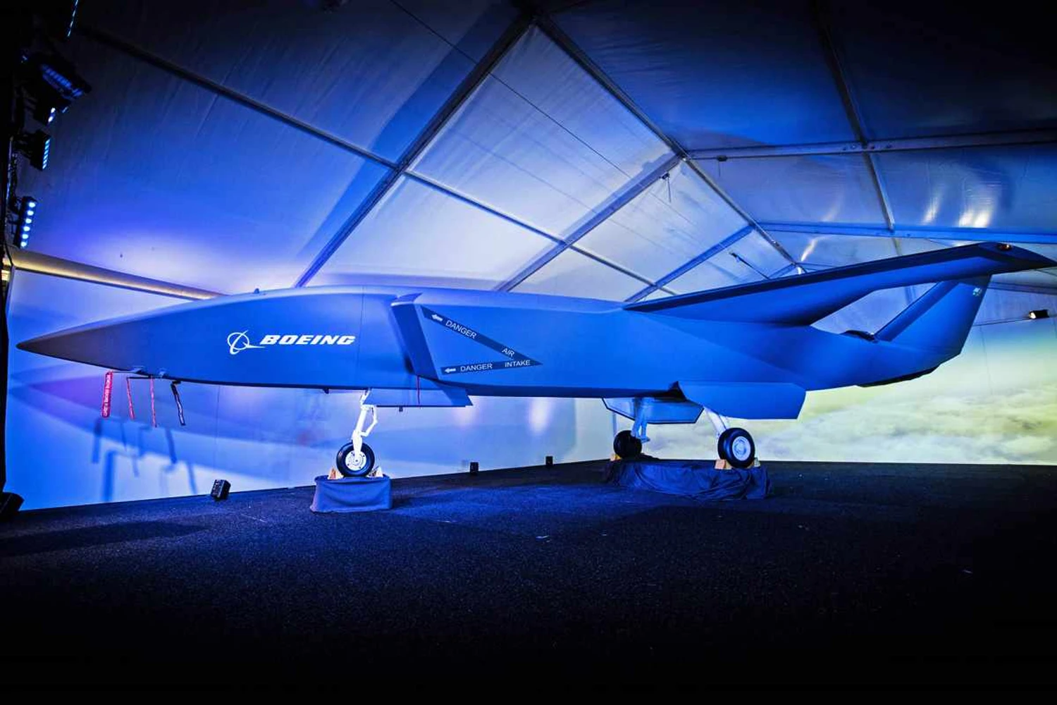 Maquete em tamanho real do Loyal Wingman: aparelho foi projetado em três anos (Boeing)