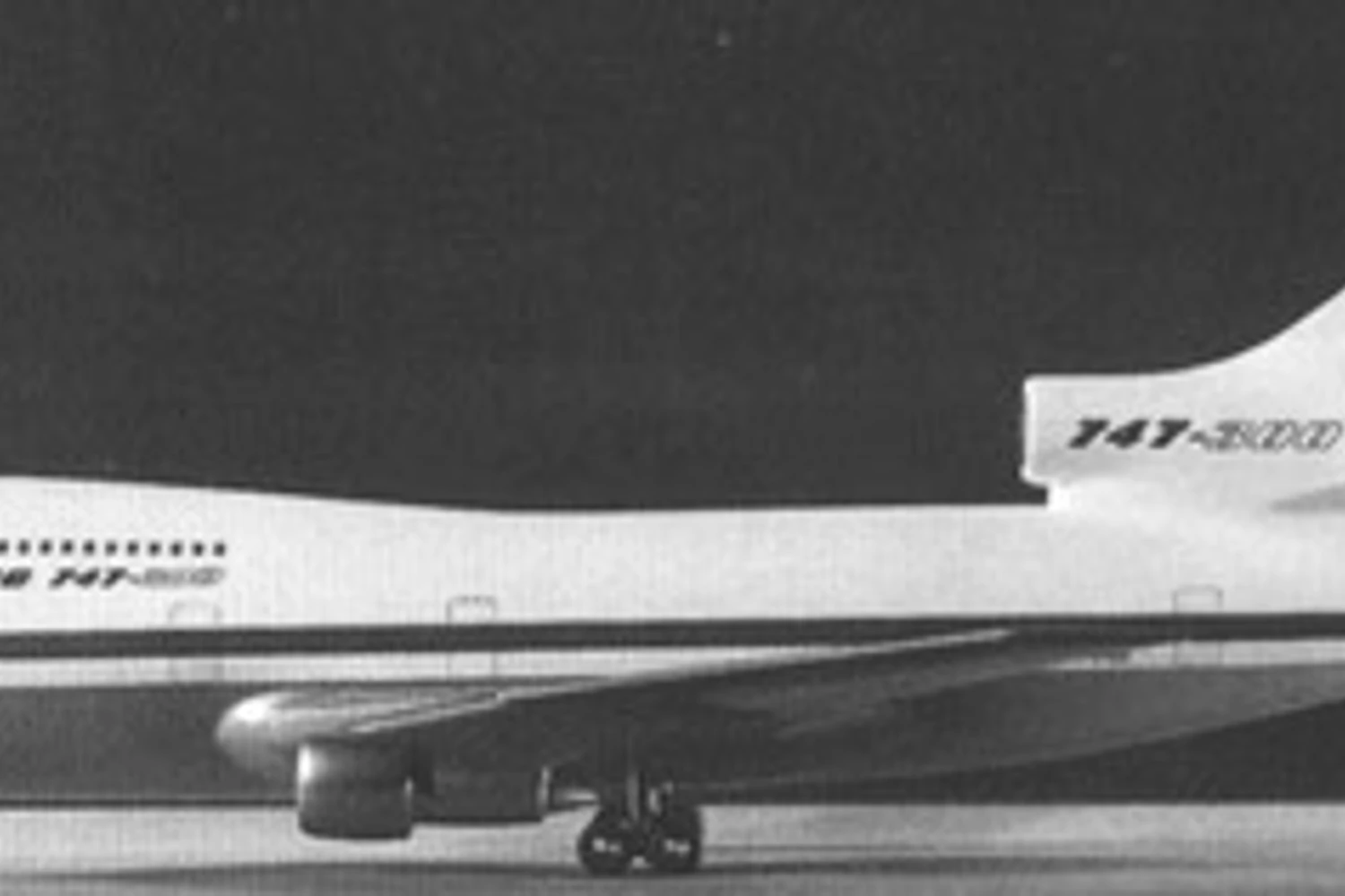 O 747 Trijet seria uma versão mais econômica do Jumbo