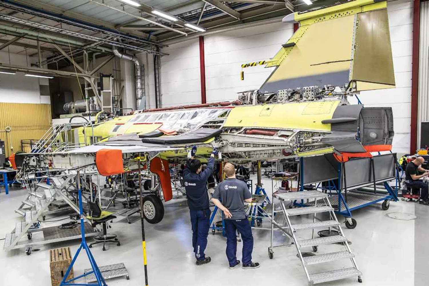 Primeiro caça Gripen NG do Brasil entra na fase final de produção