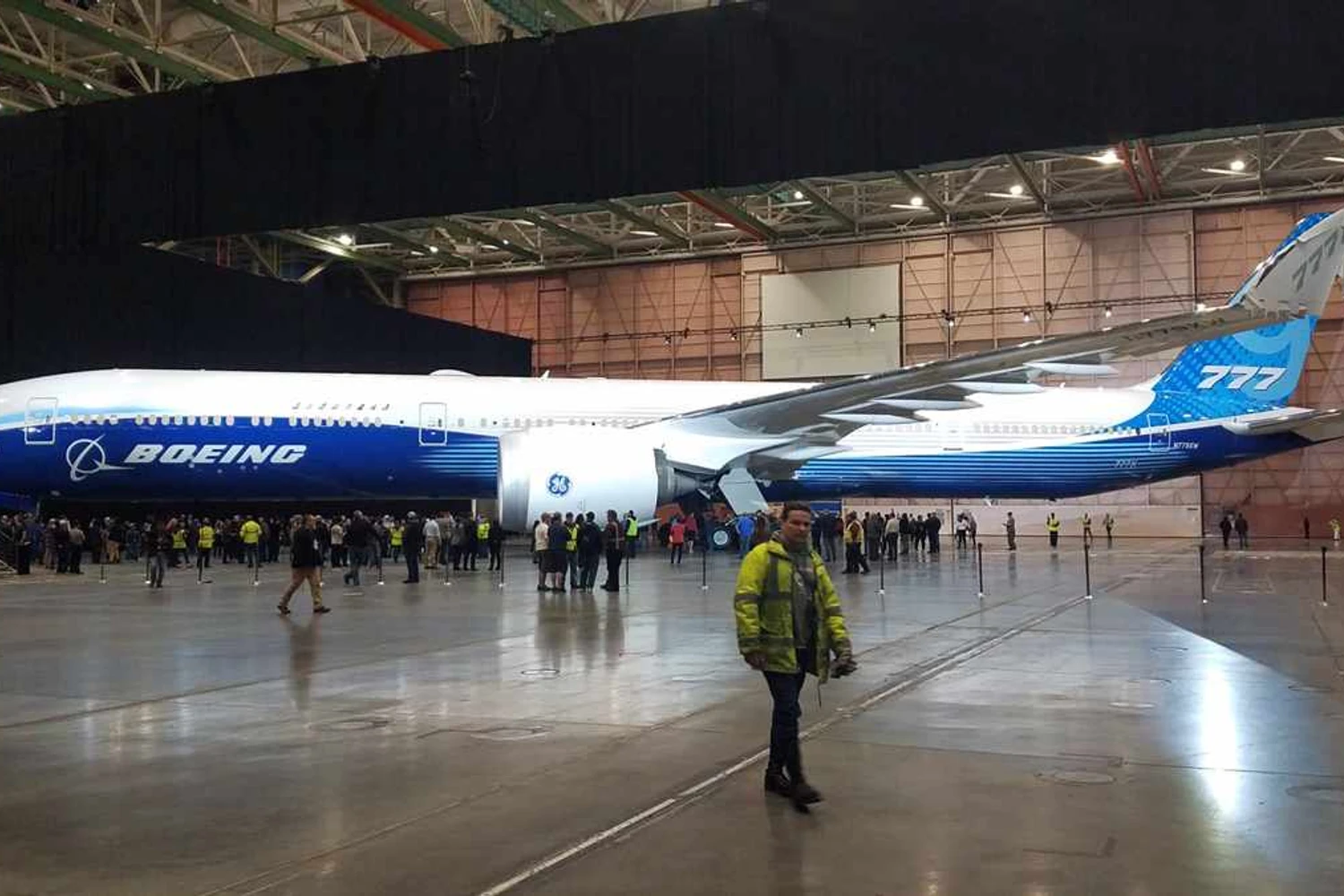 Boeing apresenta novo 777X em cerimônia fechada para funcionários