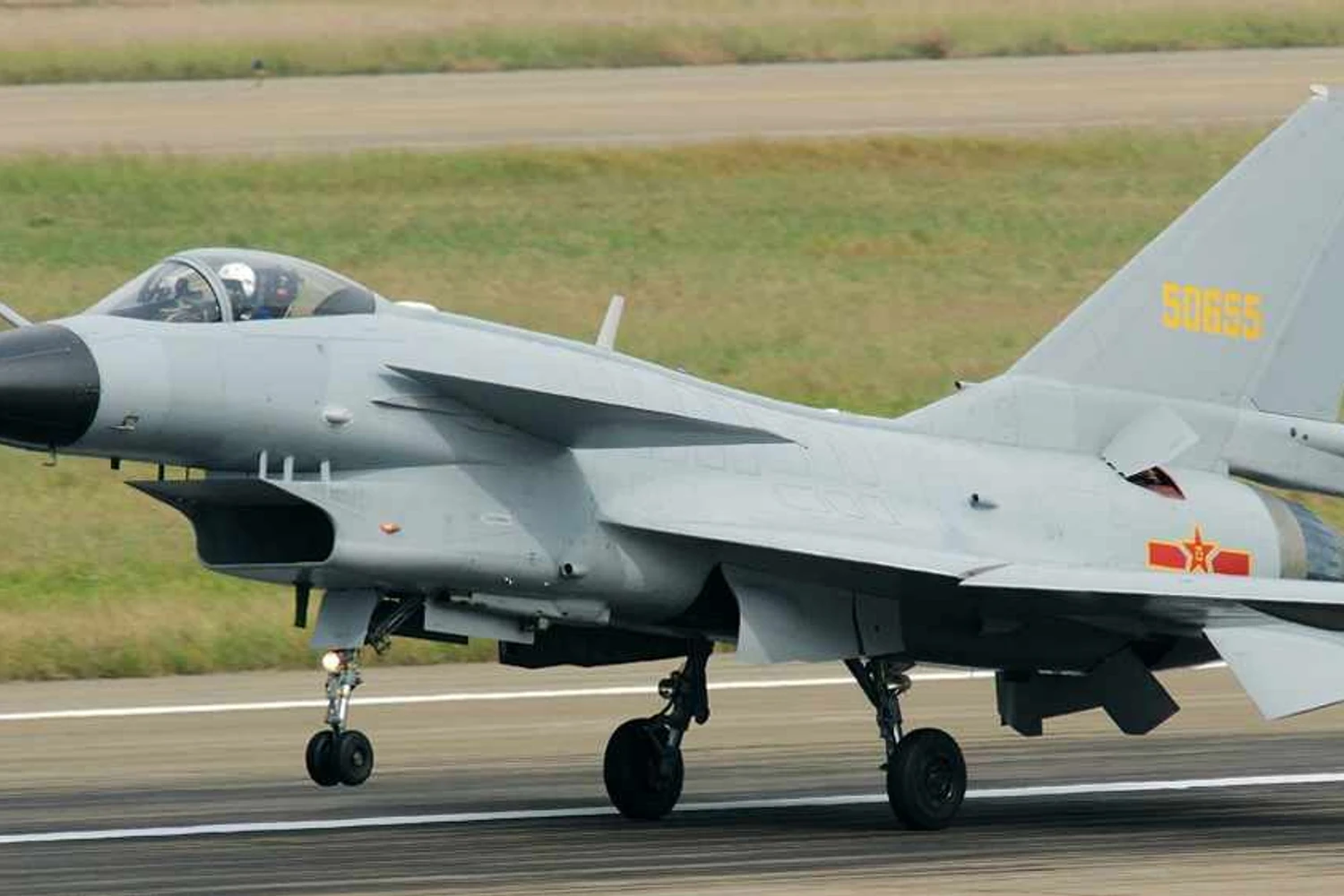 O Chengdu J-10 é o substituto do F-7 na China