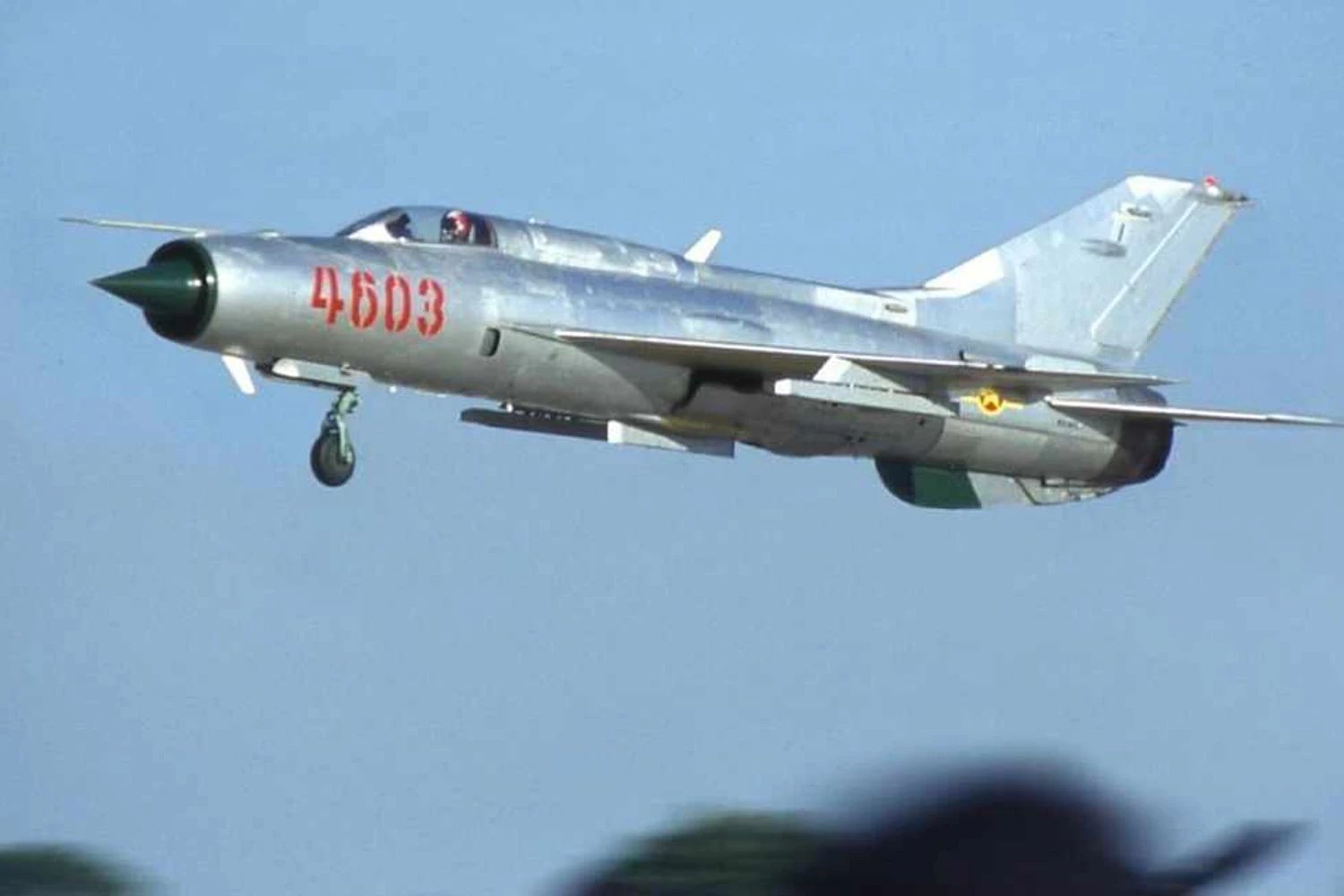 O MiG-21 foi o caça supersônico mais produzido da história, com mais de 11 mil unidades entregues, incluindo mais de 2.400 modelos da versão chinesa